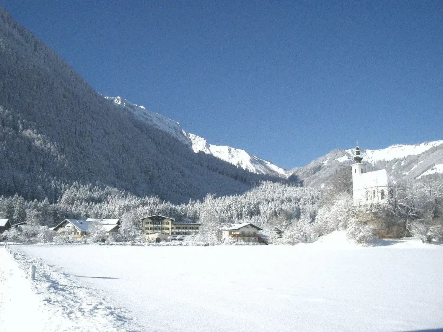 Facade/entrance, Winter in Torrenerhof