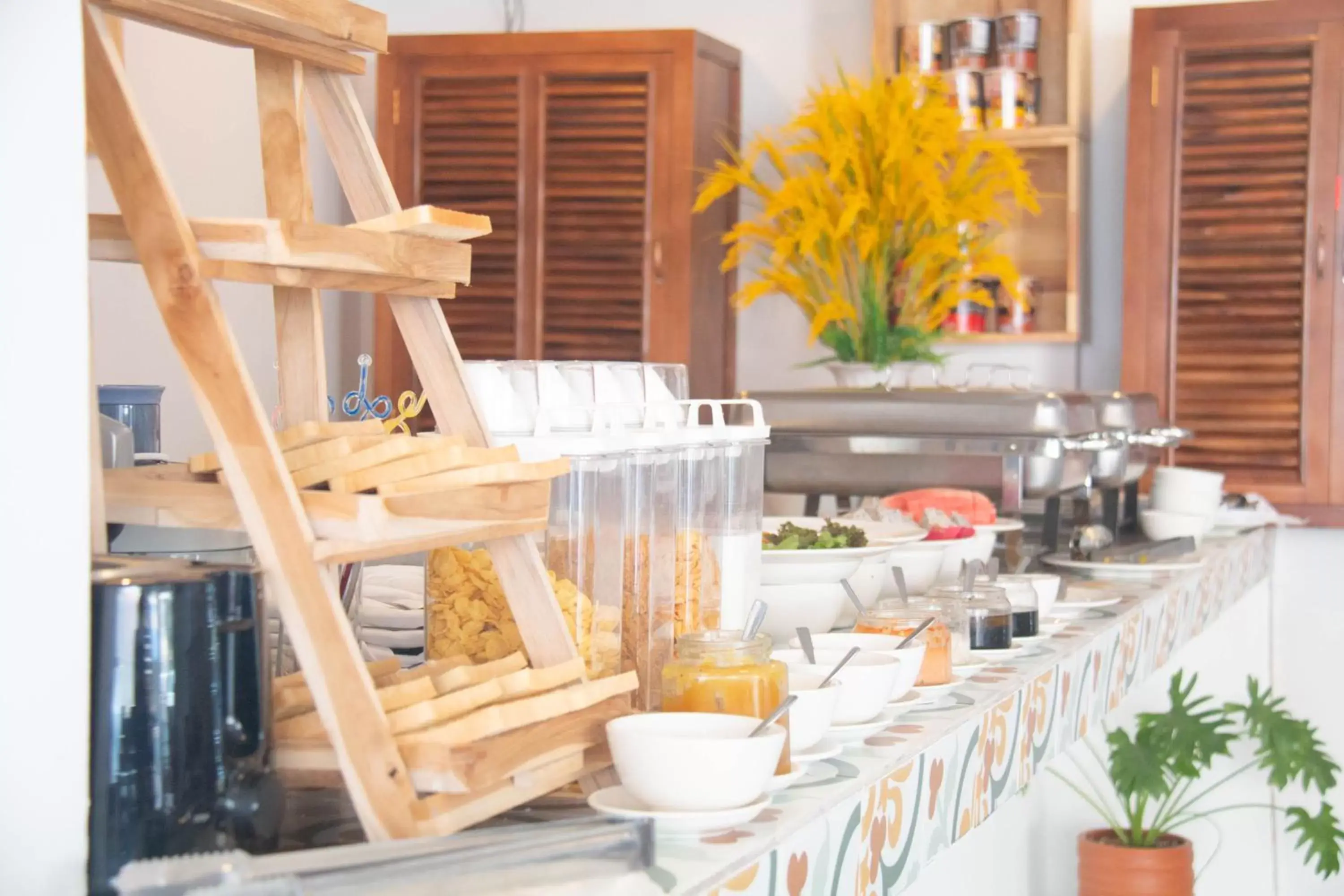 Breakfast in White Corner Hotel Breakfast in White Corner Hotel