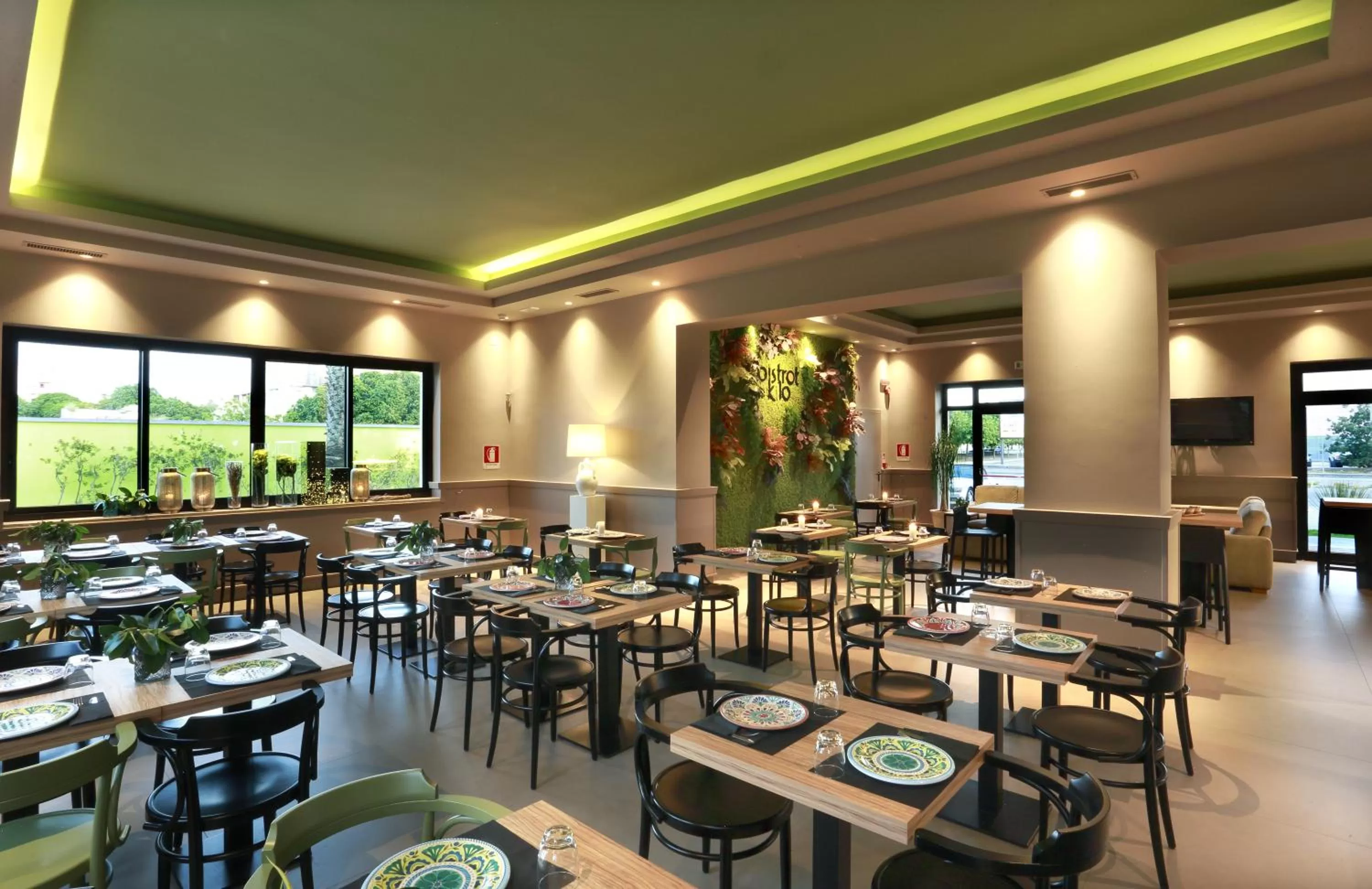Restaurant/places to eat in Hotel Aloisi
