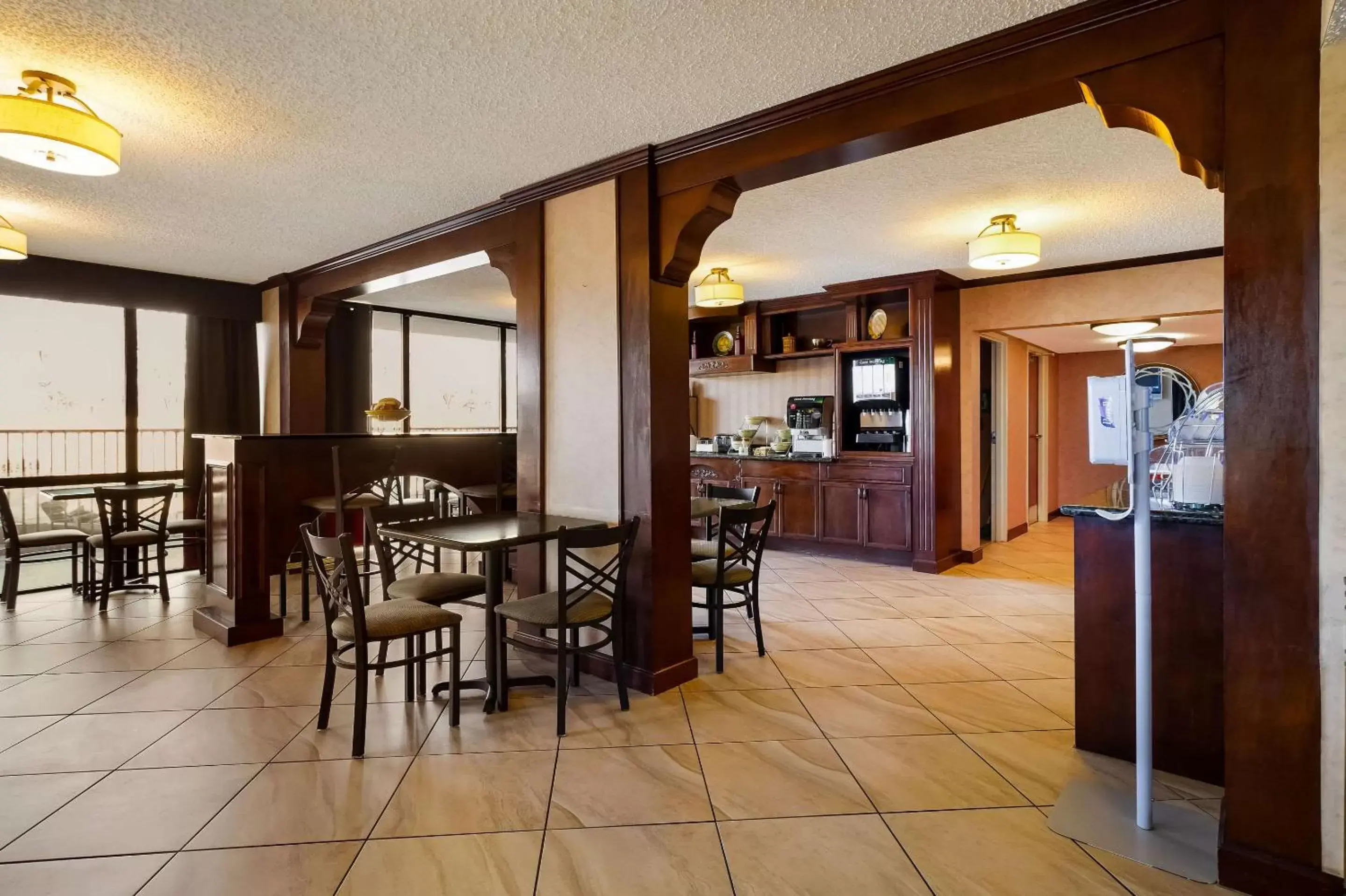 Breakfast, Restaurant/Places to Eat in Quality Inn & Suites Breakfast, Restaurant/Places to Eat in Quality Inn & Suites