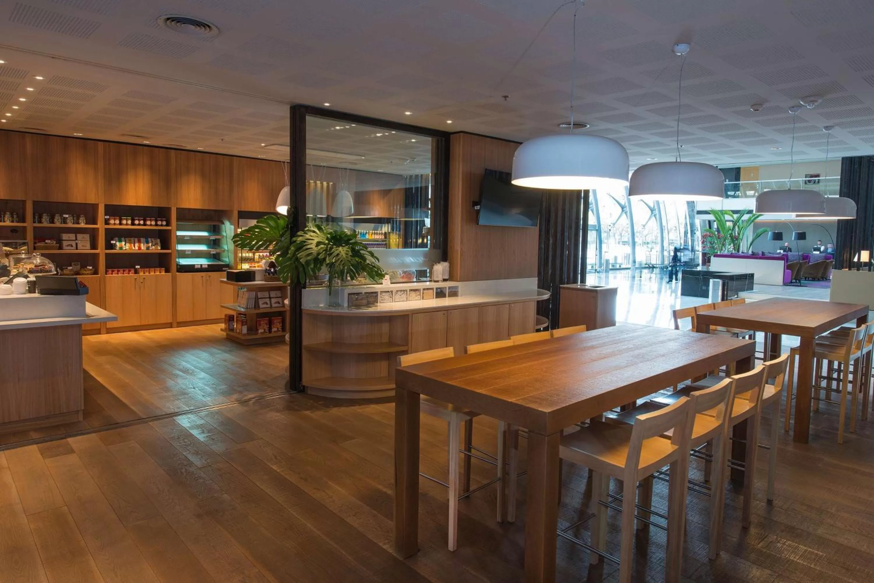 Restaurant/places to eat in Hilton Buenos Aires