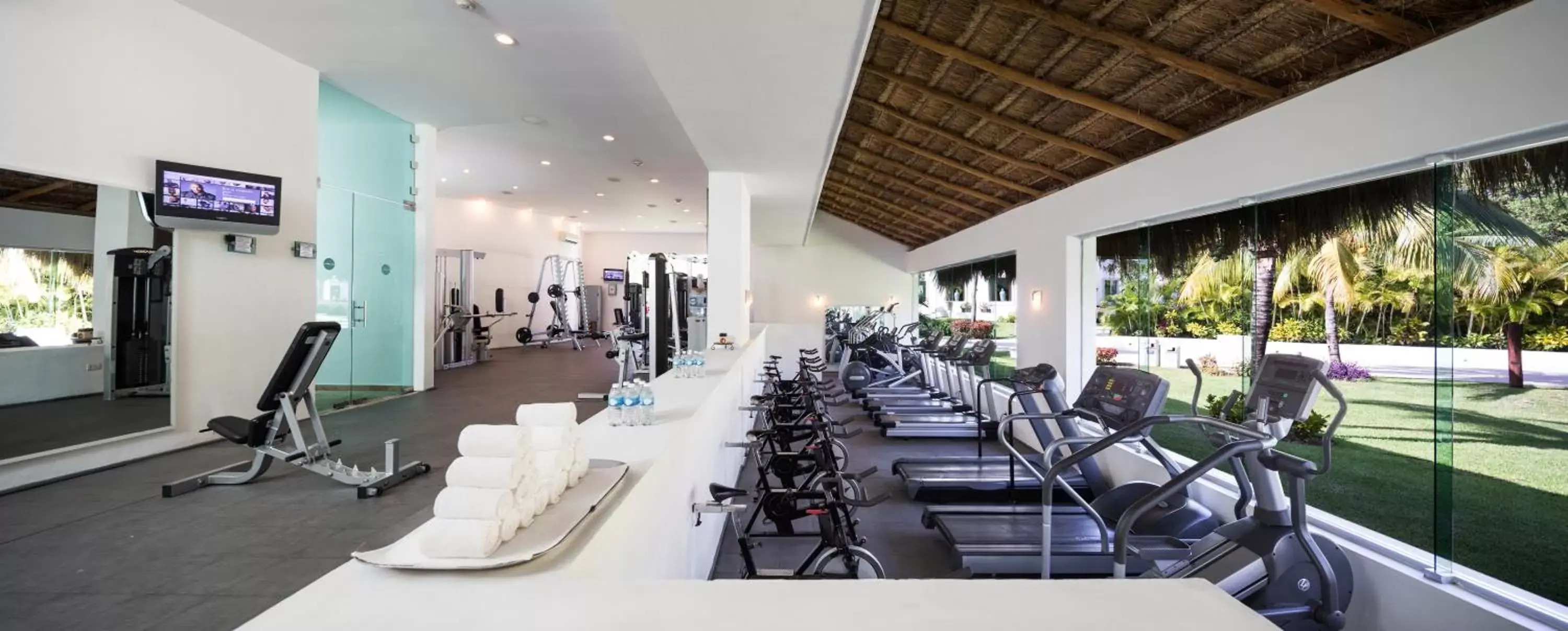 Fitness centre/facilities in BlueBay Grand Esmeralda-All Inclusive