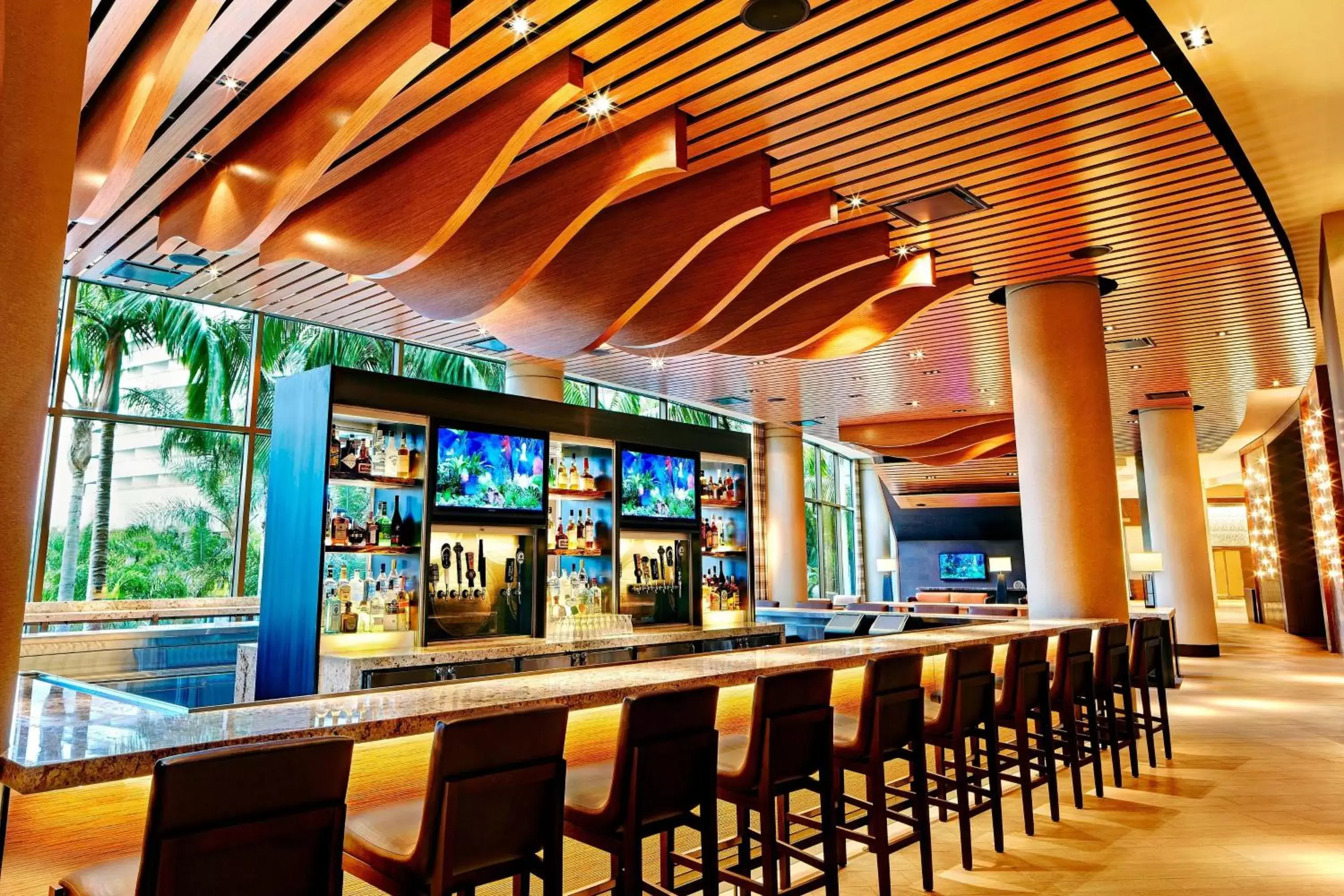 Kitchen or kitchenette, Lounge/Bar in San Diego Marriott Marquis and Marina