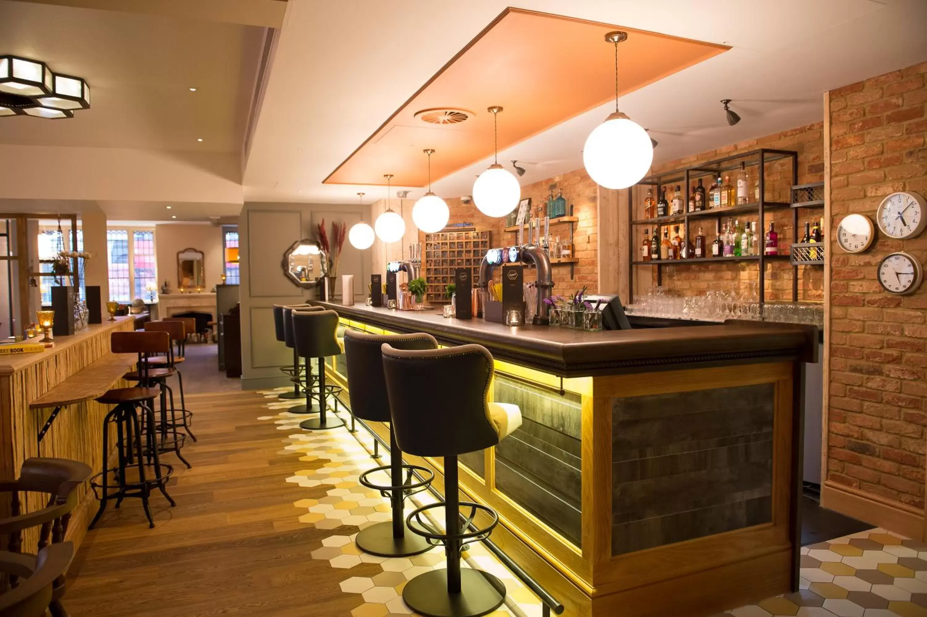 Food and drinks, Lounge/Bar in Mercure Oxford Eastgate Hotel