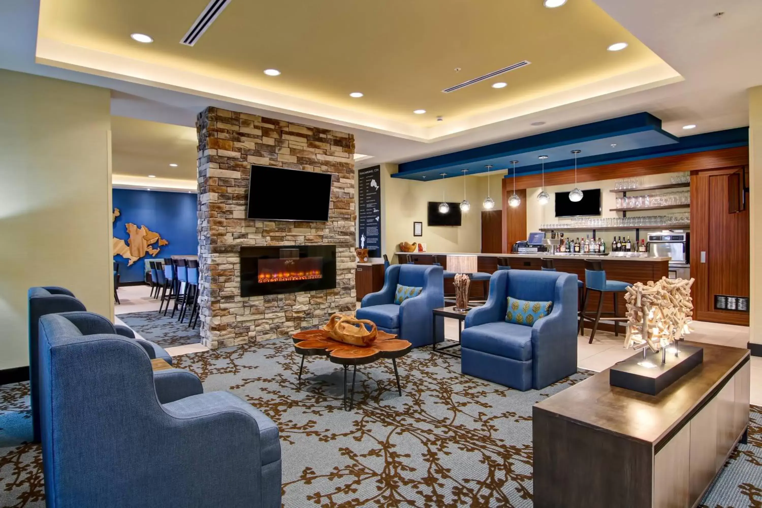 Lobby or reception, Lounge/Bar in TownePlace Suites by Marriott Kincardine