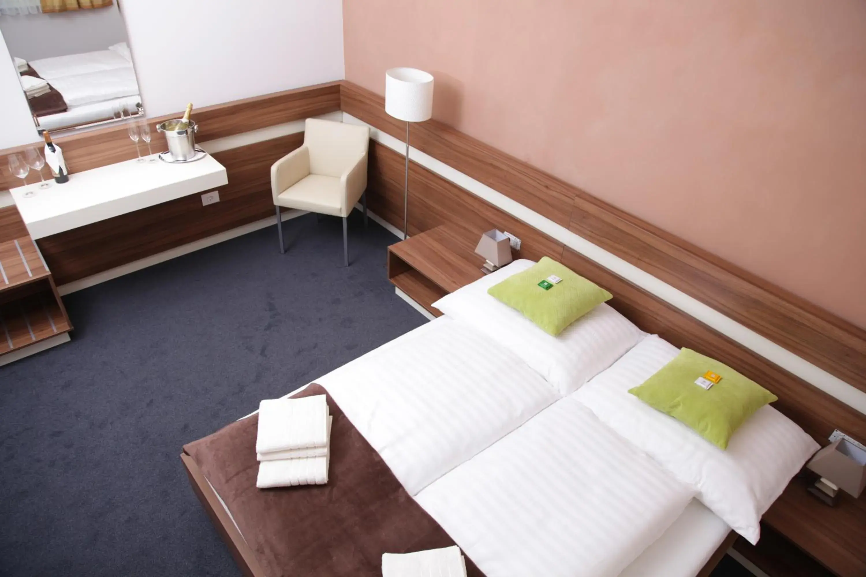 Bed in Primus Hotel & Apartments