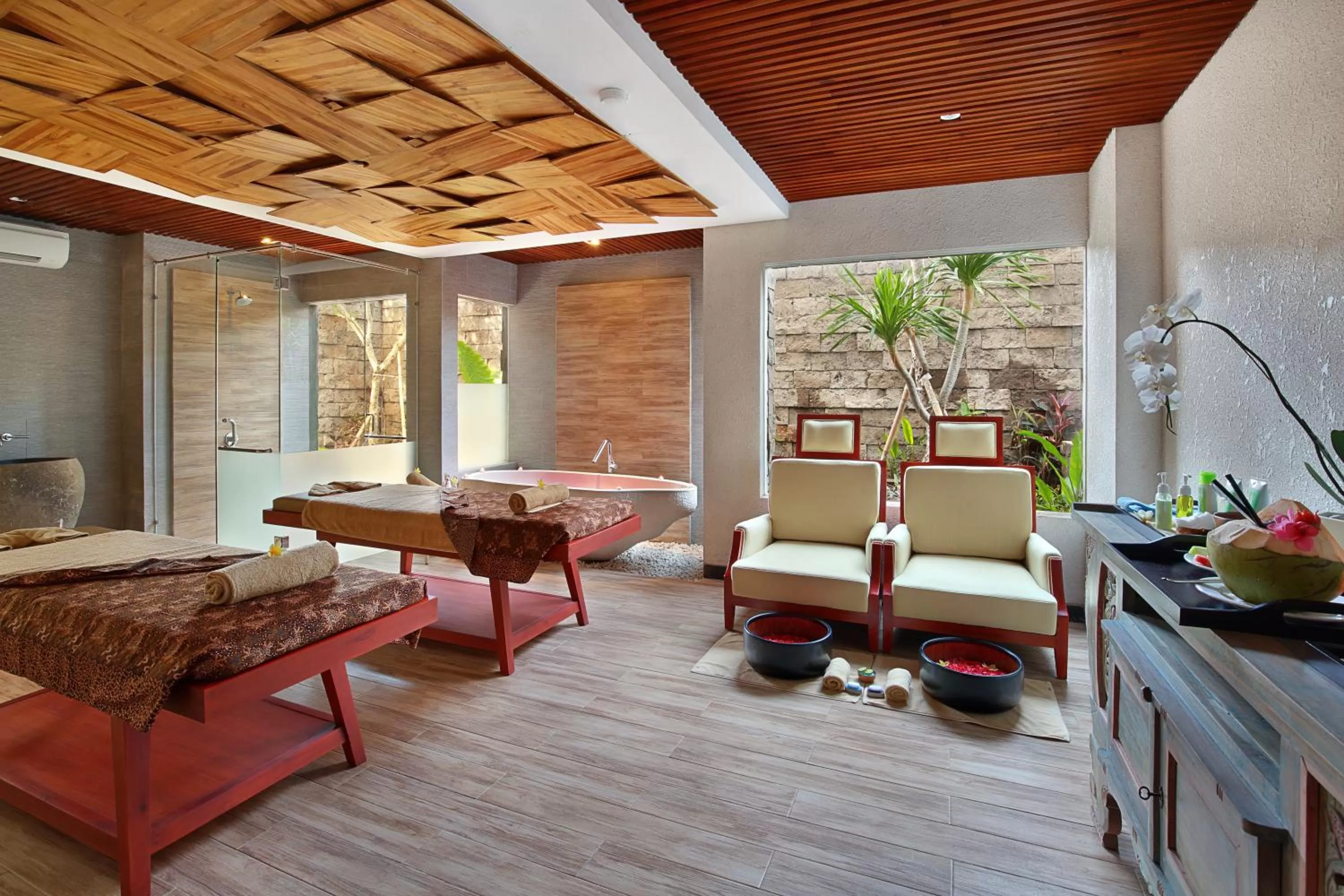 Massage in Jimbaran Bay Beach Resort and Spa by Prabhu