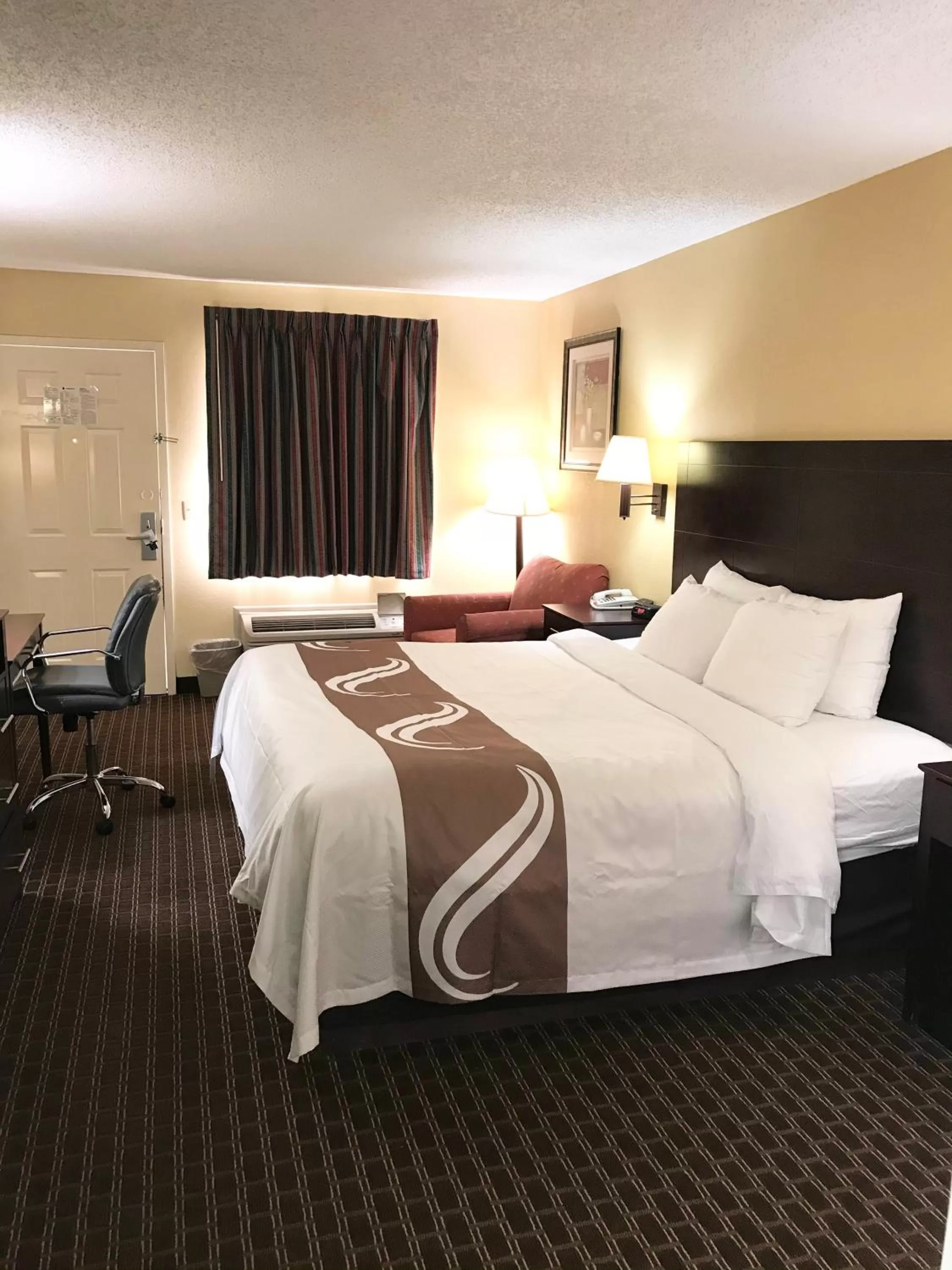 Bed in Quality Inn Franklin South