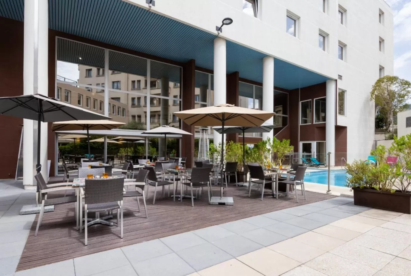 Patio in Holiday Inn Toulon City Centre by IHG