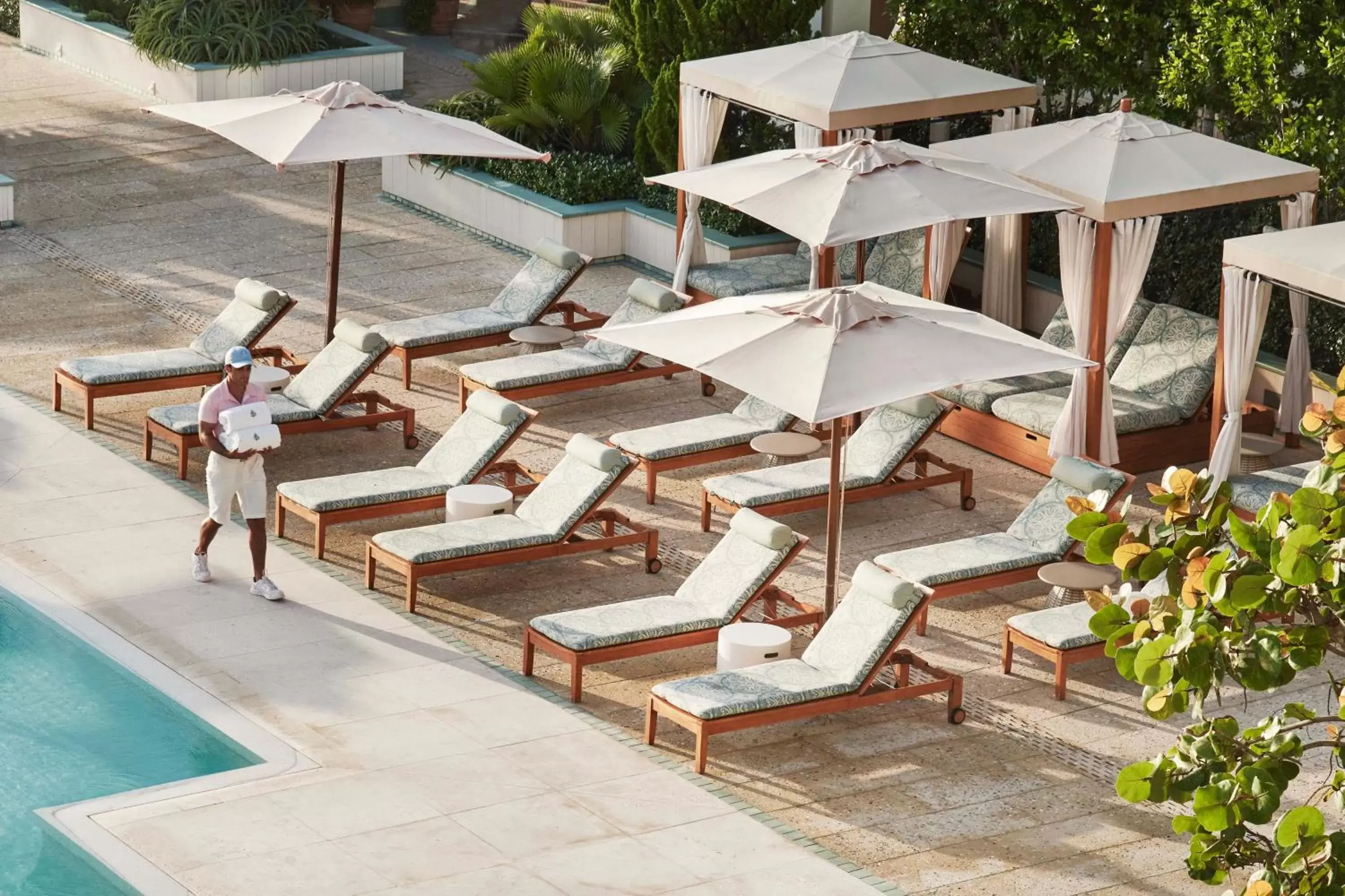 Pool View in Four Seasons Resort Palm Beach