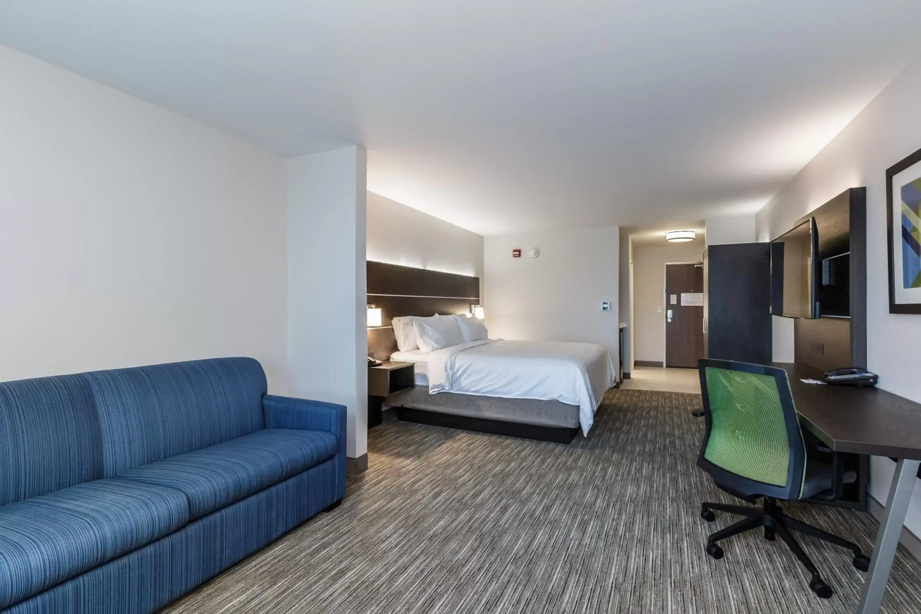 Photo of the whole room in Holiday Inn Express & Suites- South Bend Casino, an IHG Hotel