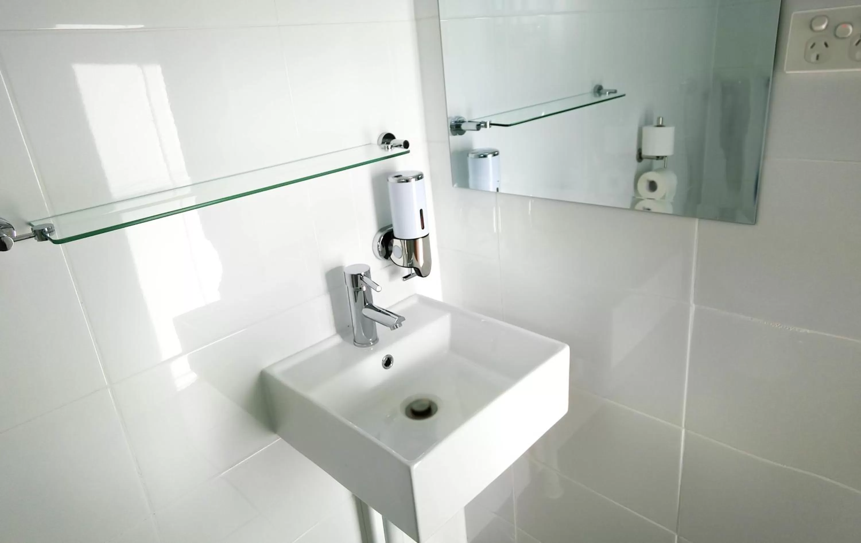 Bathroom in Tamworth City Motel