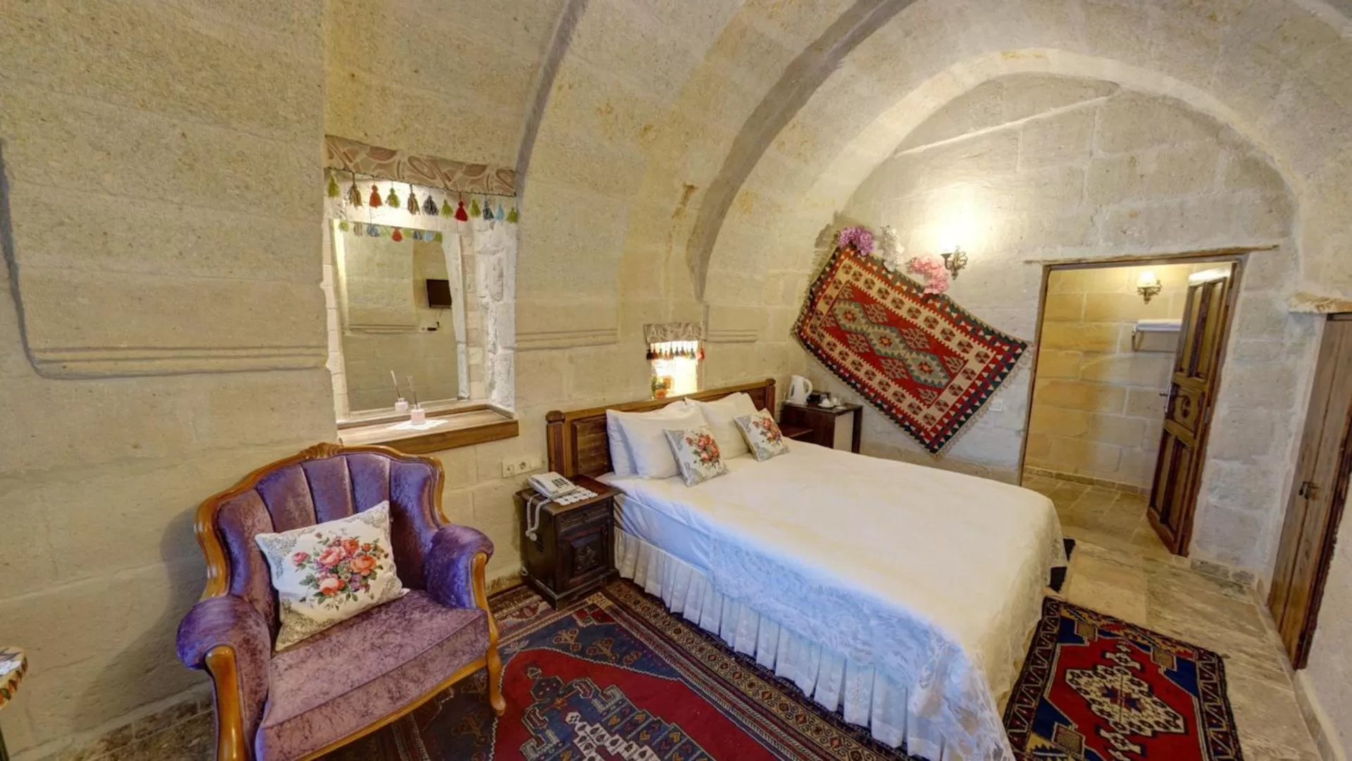 Bedroom, Bed in Roc Of Cappadocia