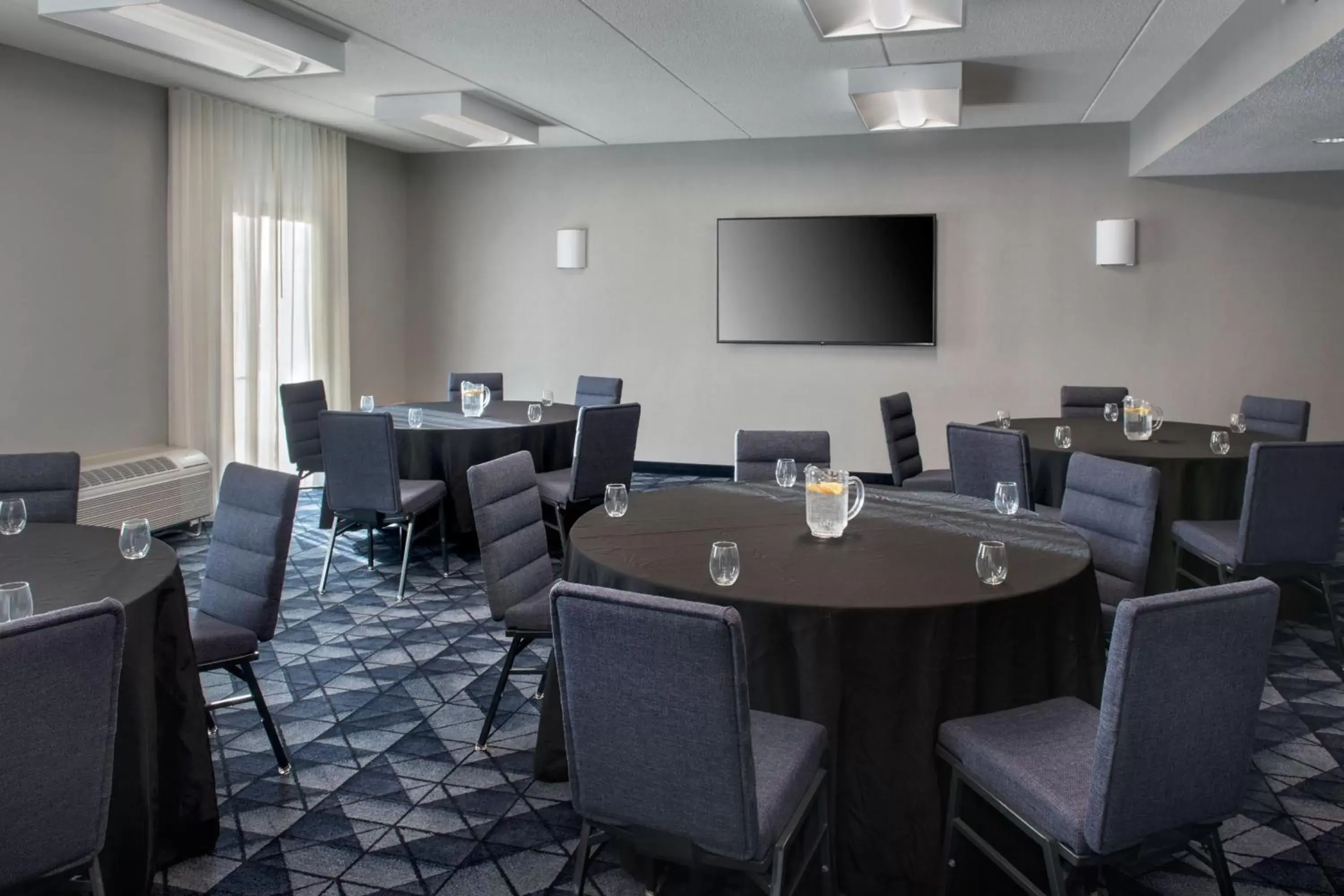 Meeting/conference room in Courtyard by Marriott Silver Spring North/White Oak