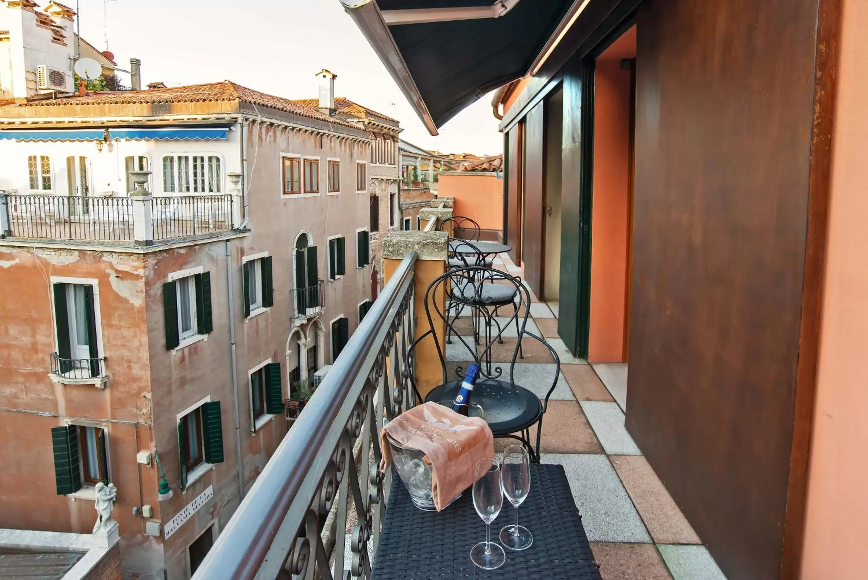 Balcony/Terrace in Hotel La Fenice et Des Artistes
