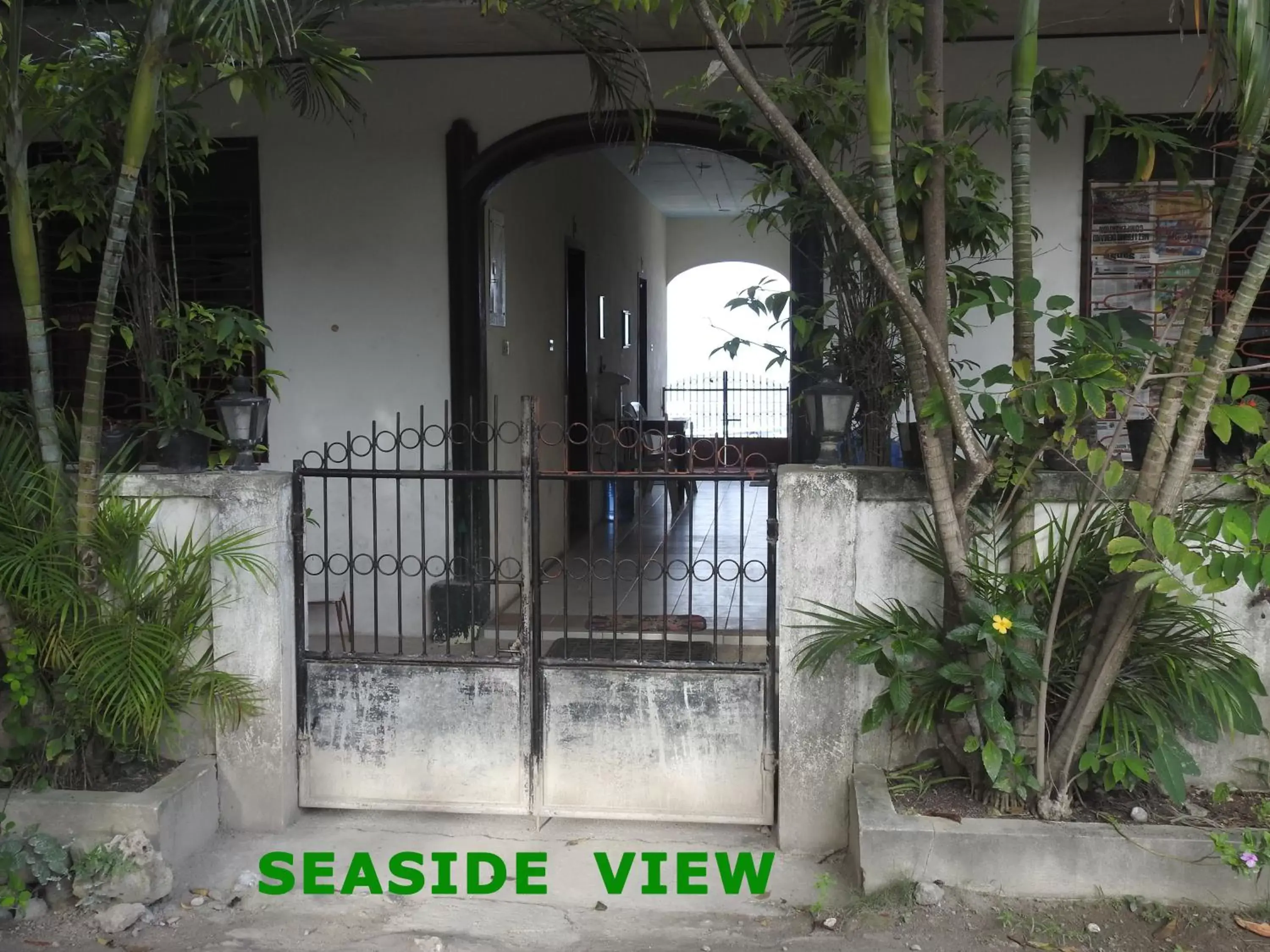 Facade/entrance in Pacifico Seaside Lodge Facade/entrance in Pacifico Seaside Lodge