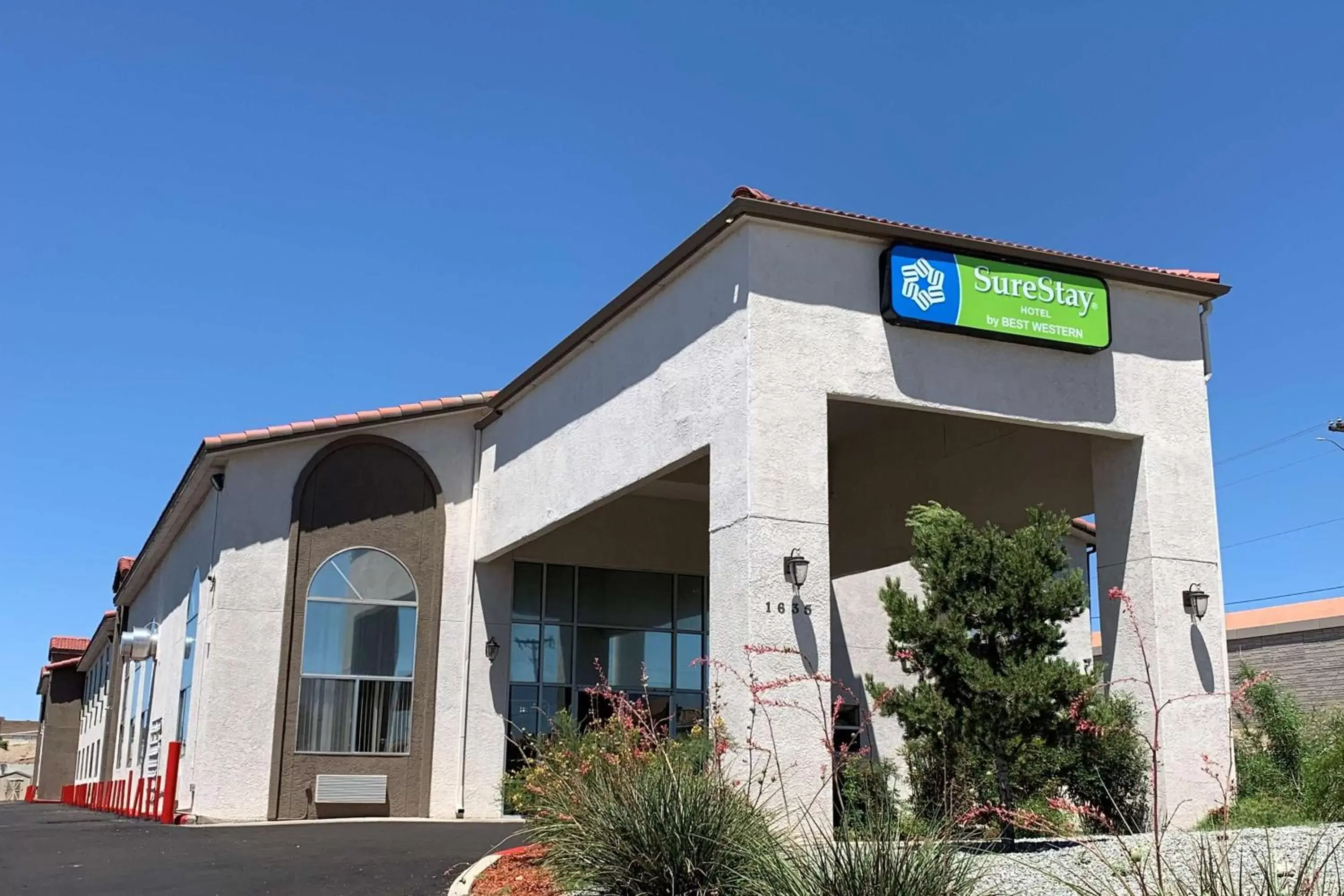 Property Building in SureStay Hotel by Best Western Albuquerque Midtown