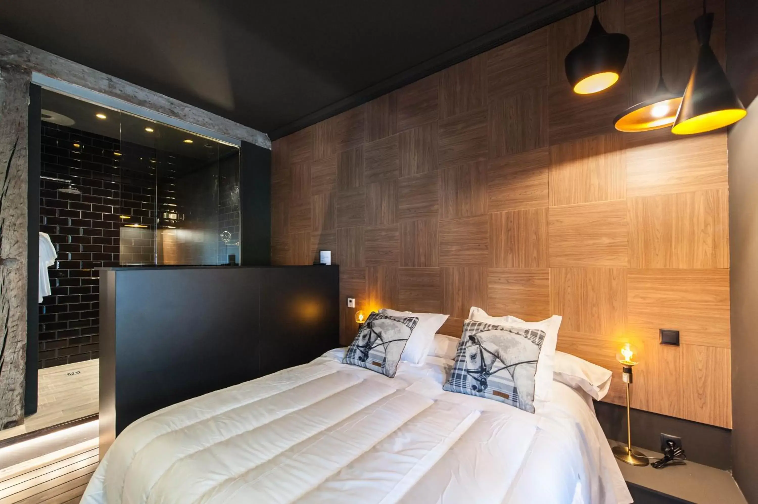Bedroom, Bed in Urban Suite Santander
