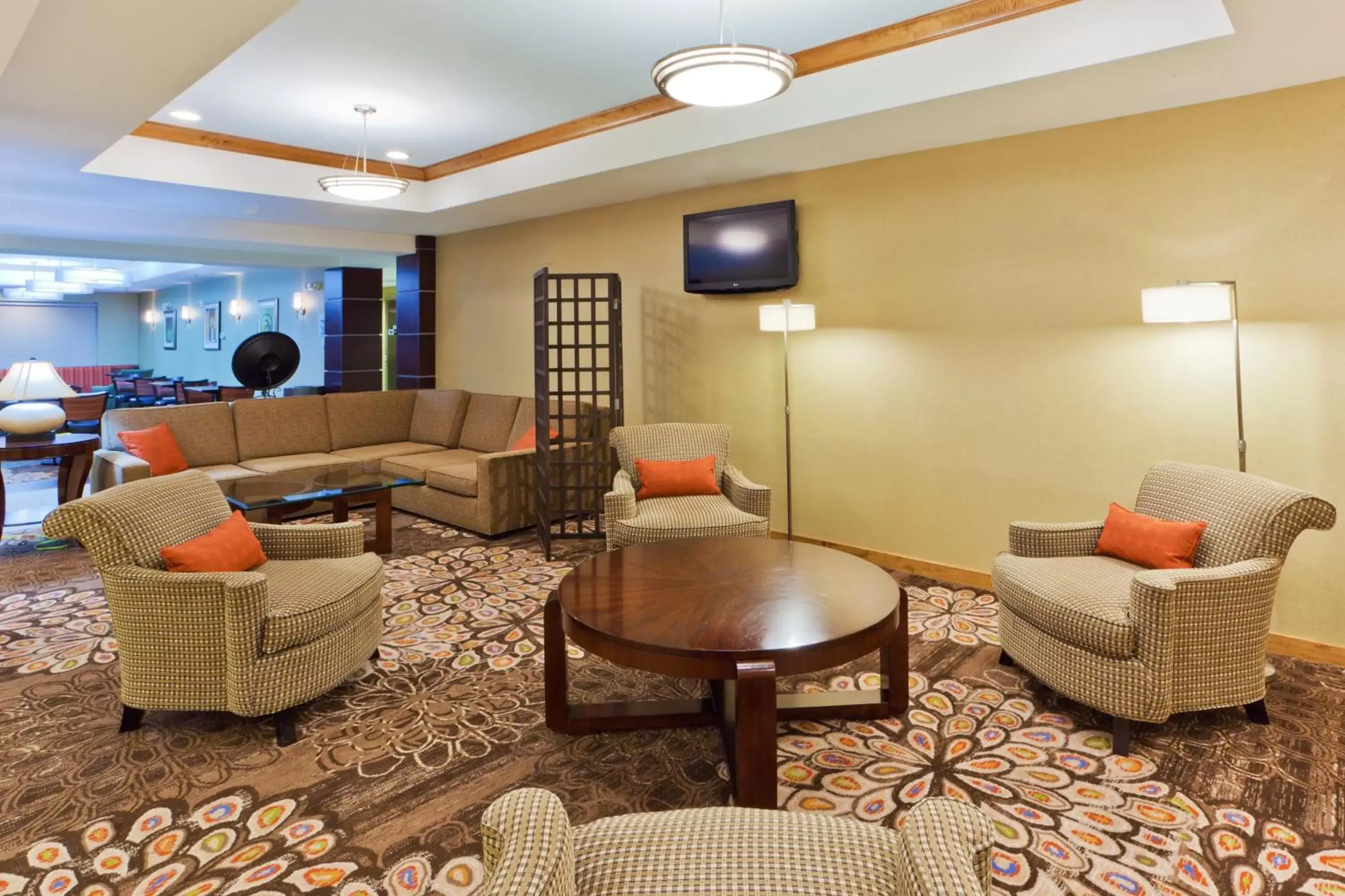 Property building, Seating Area in Holiday Inn Express & Suites Alexandria - Fort Belvoir, an IHG Hotel