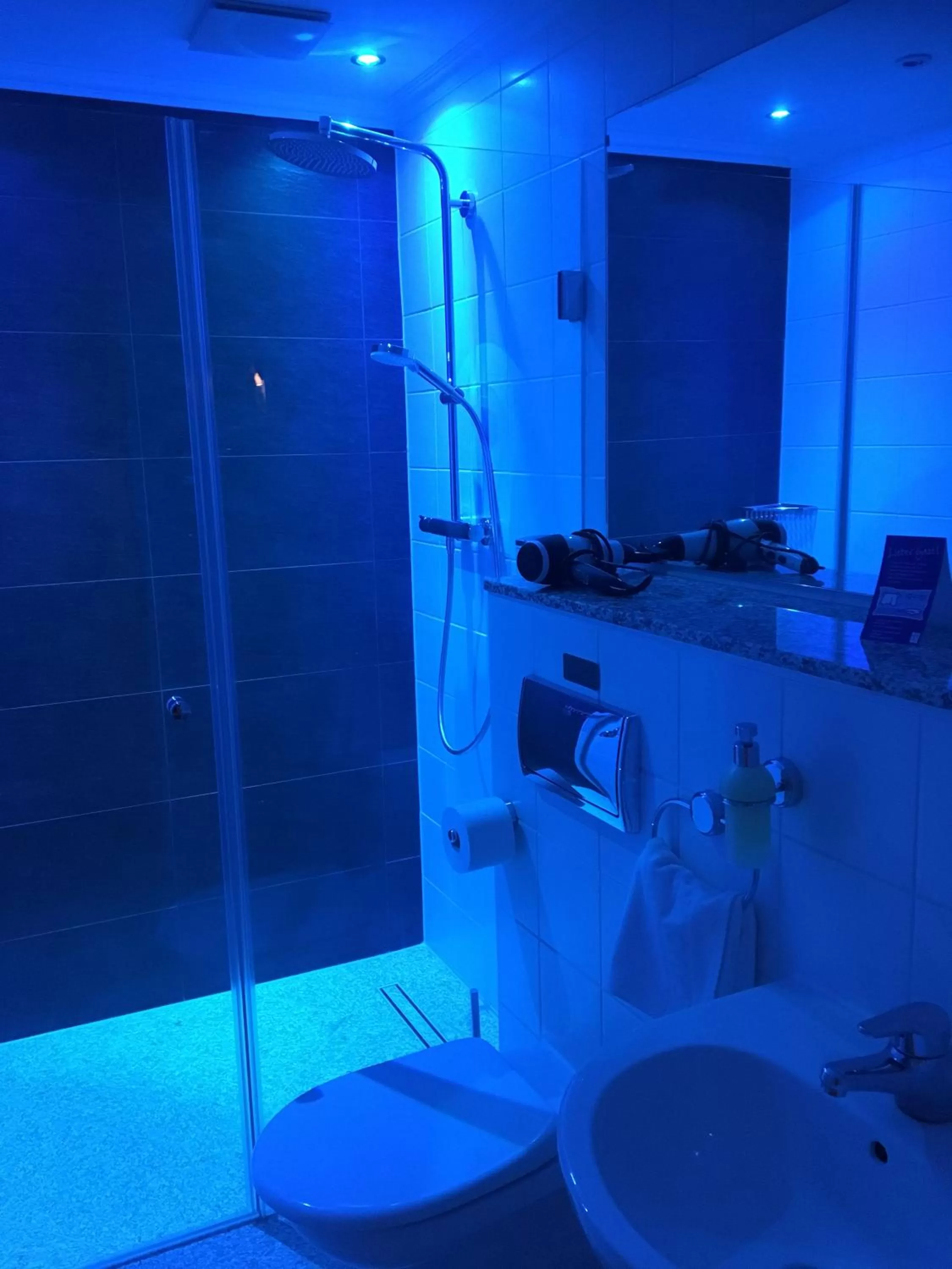 Bathroom in Budget by Hotel Savoy Hannover