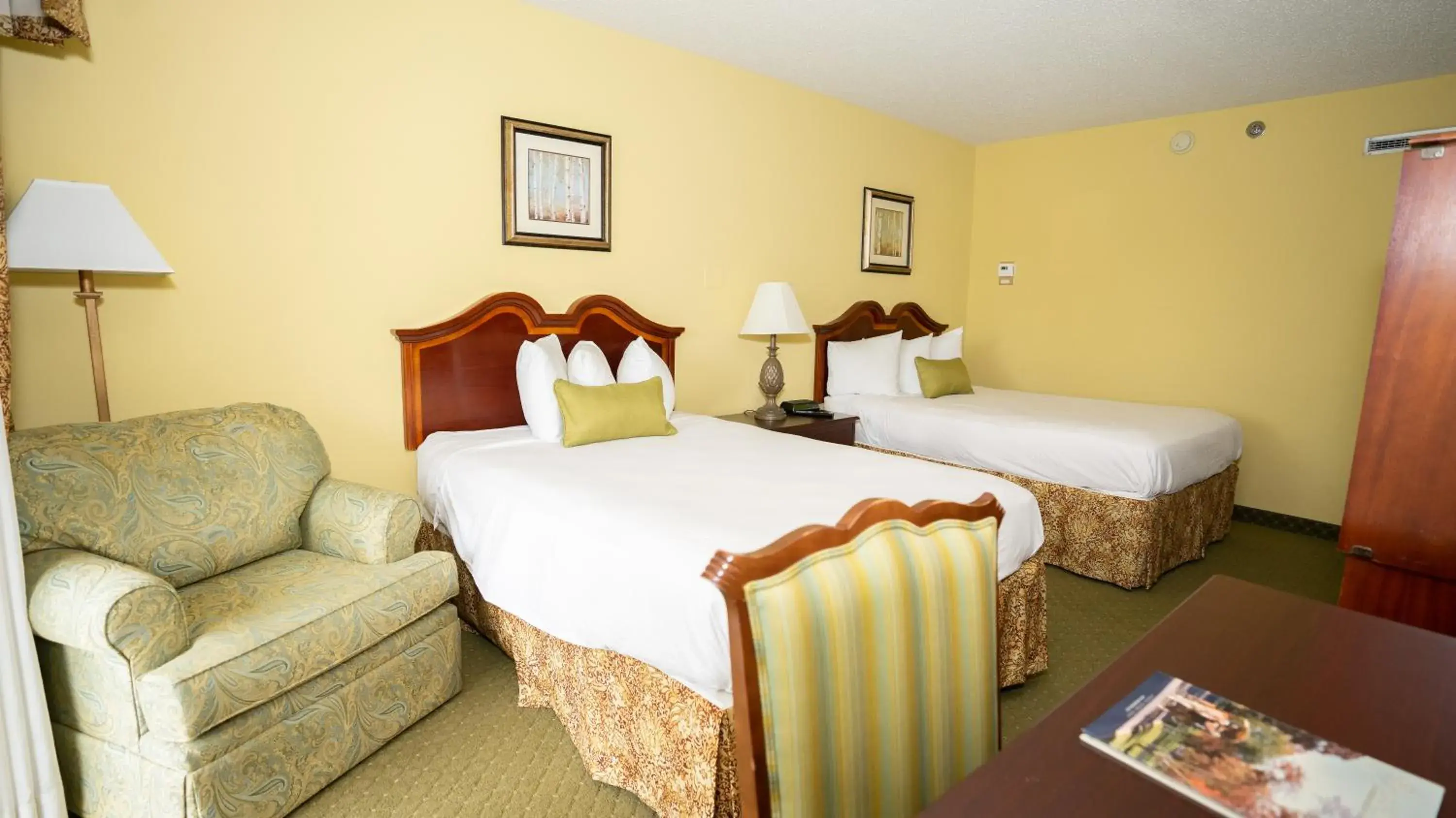 Bedroom, Bed in Clarion Hotel & Suites Convention Center Fredericksburg