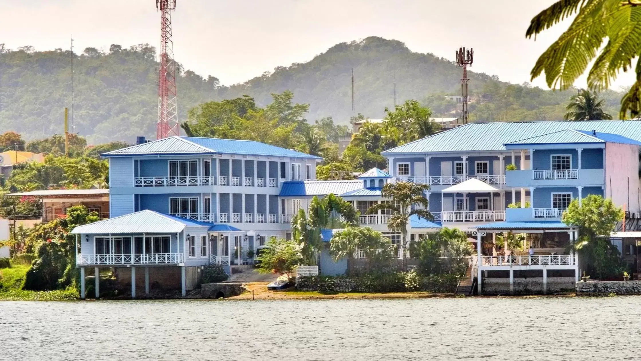 Property Building in Hotel Casona del Lago