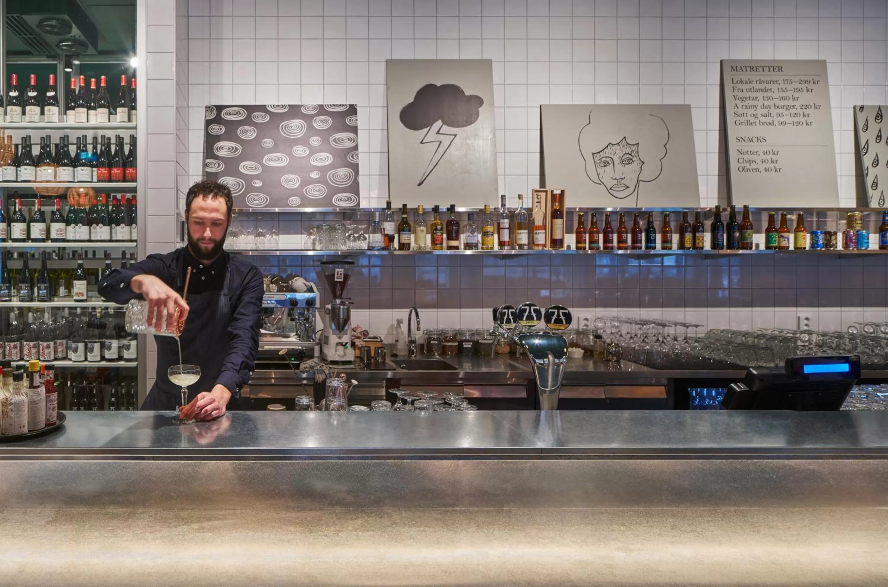 Lounge or bar in Zander K Hotel