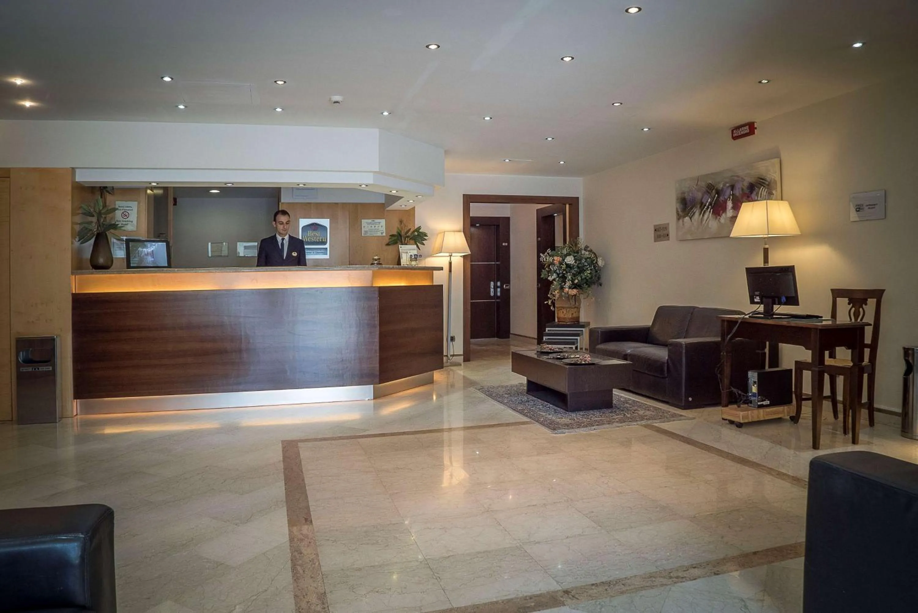 Lobby or reception in Suites & Residence Hotel