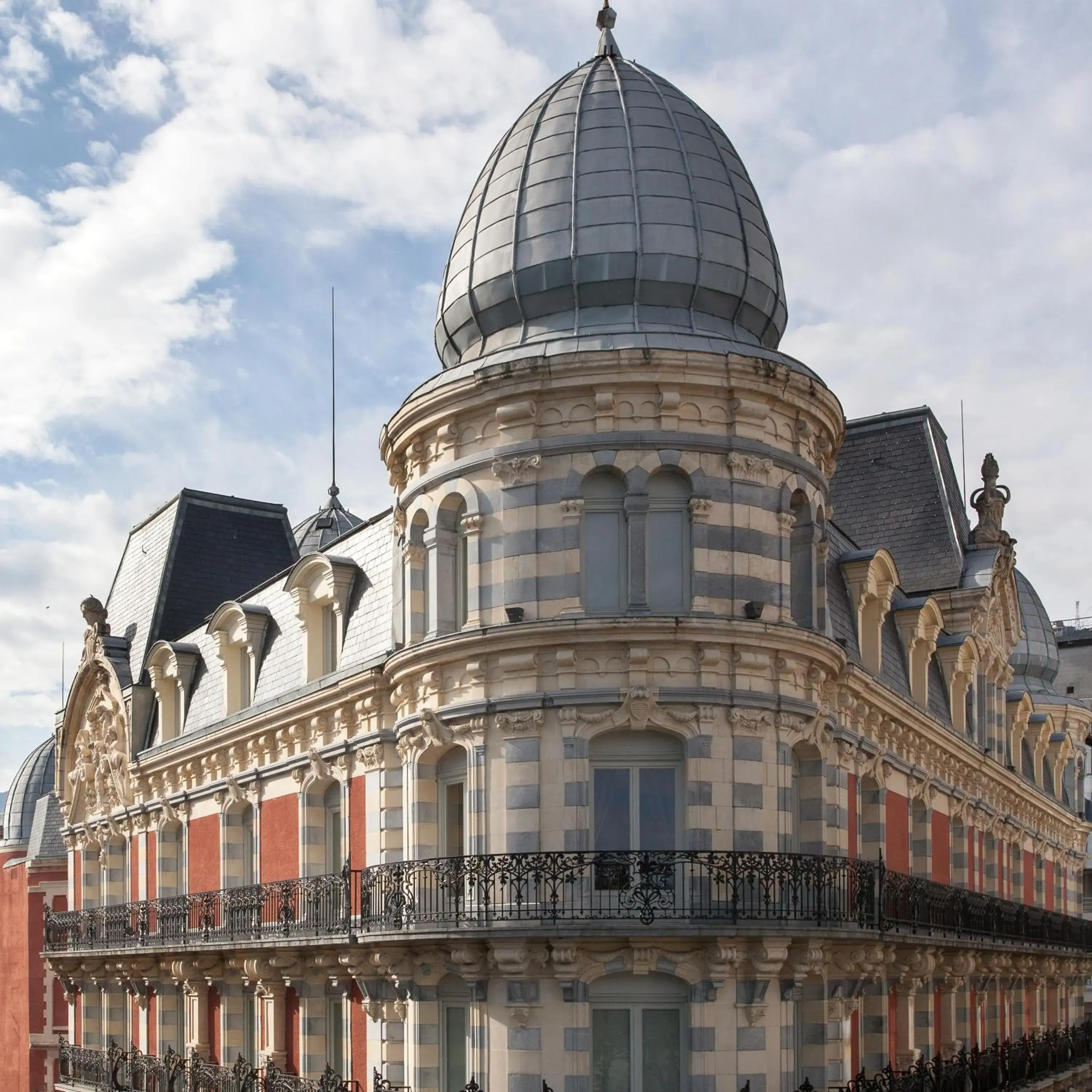 Facade/entrance, Property Building in Grand Hôtel Moderne