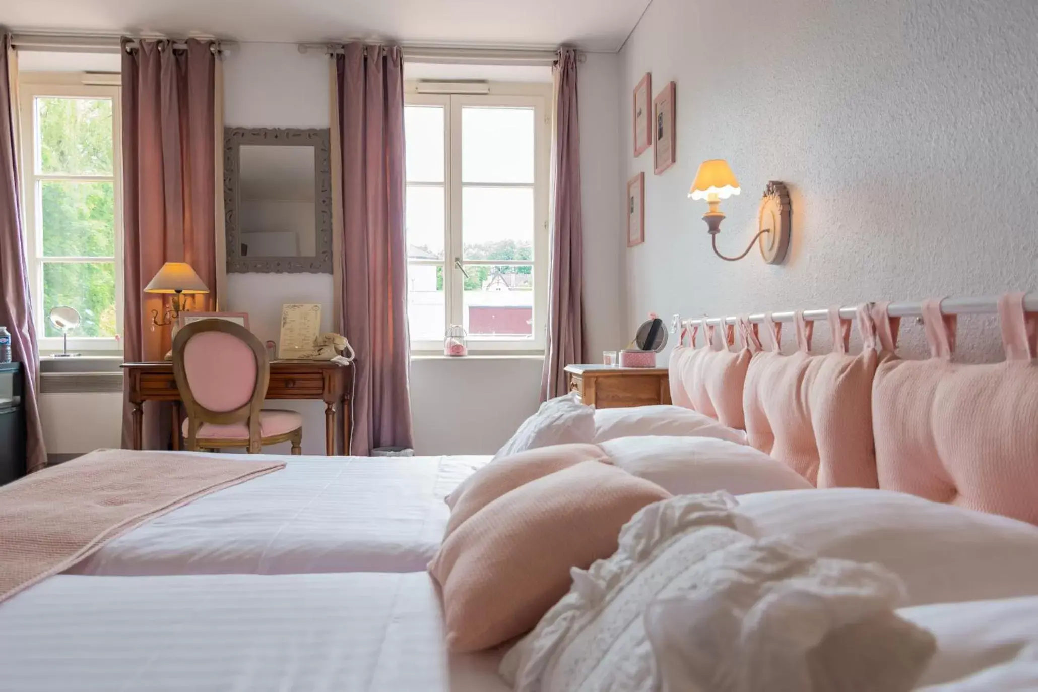 Bedroom in The Originals City, Hôtel de la Balance, Montbéliard