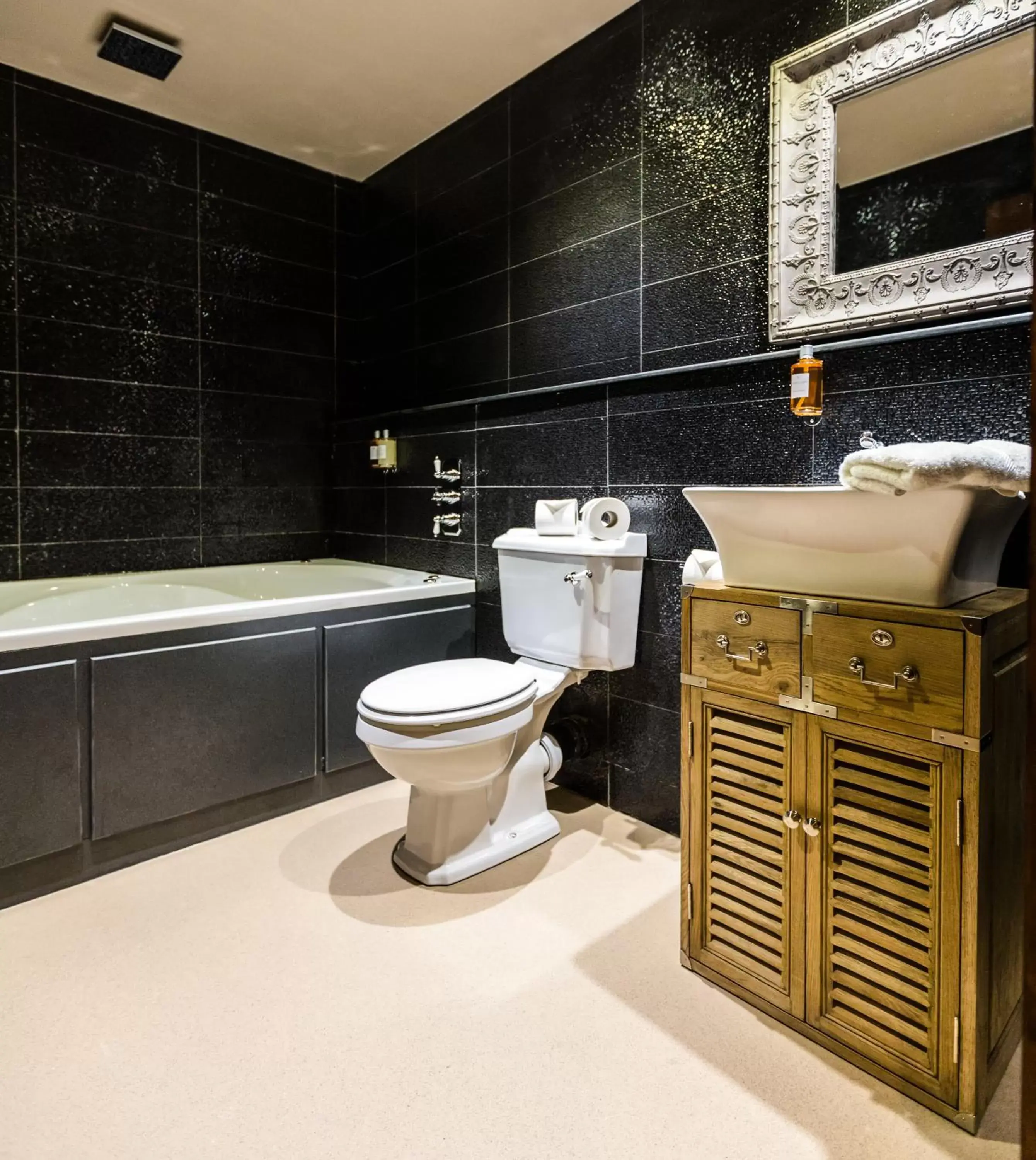 Bathroom in The Shankly Hotel