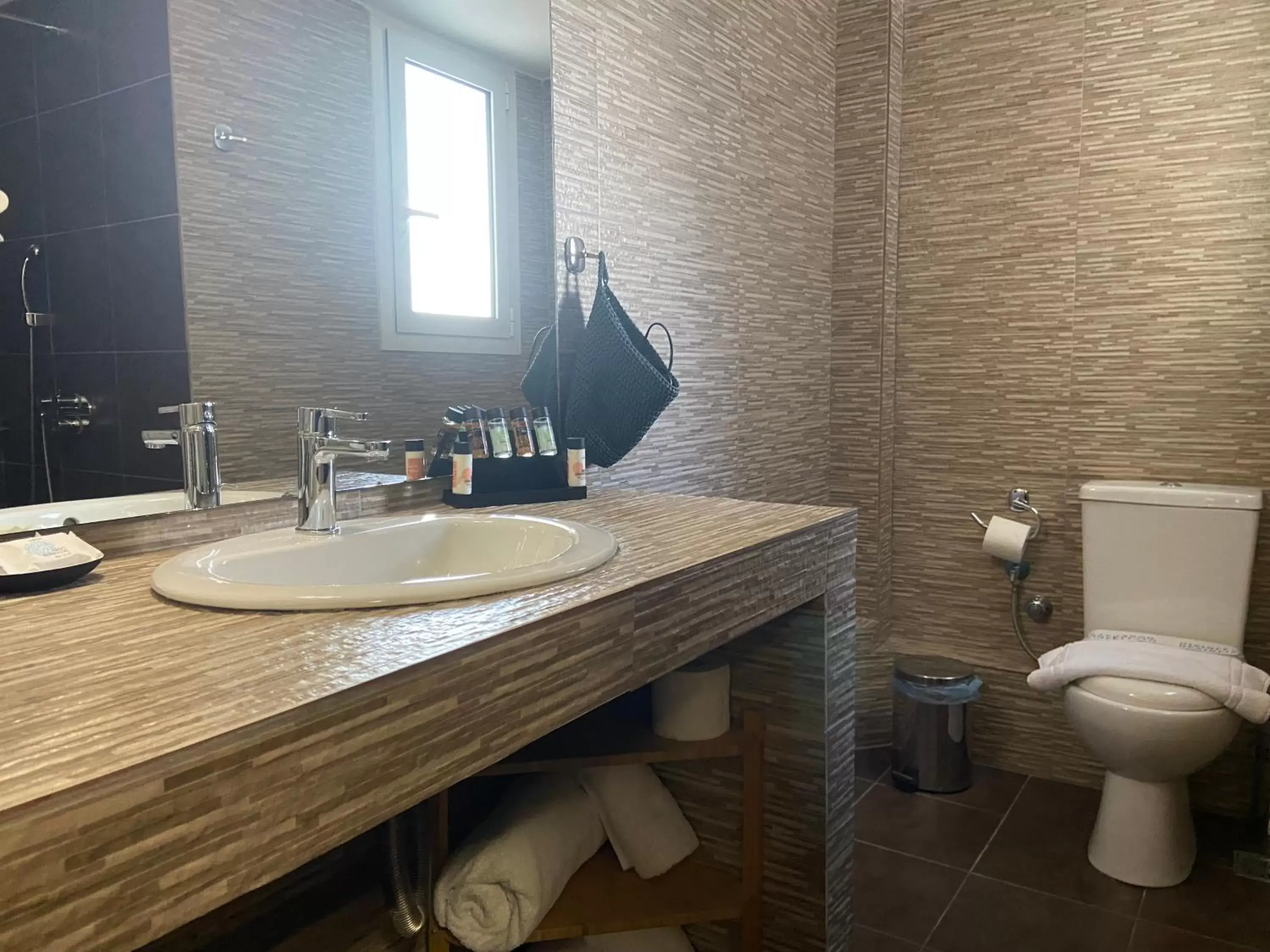 Shower, Bathroom in Connect Suites
