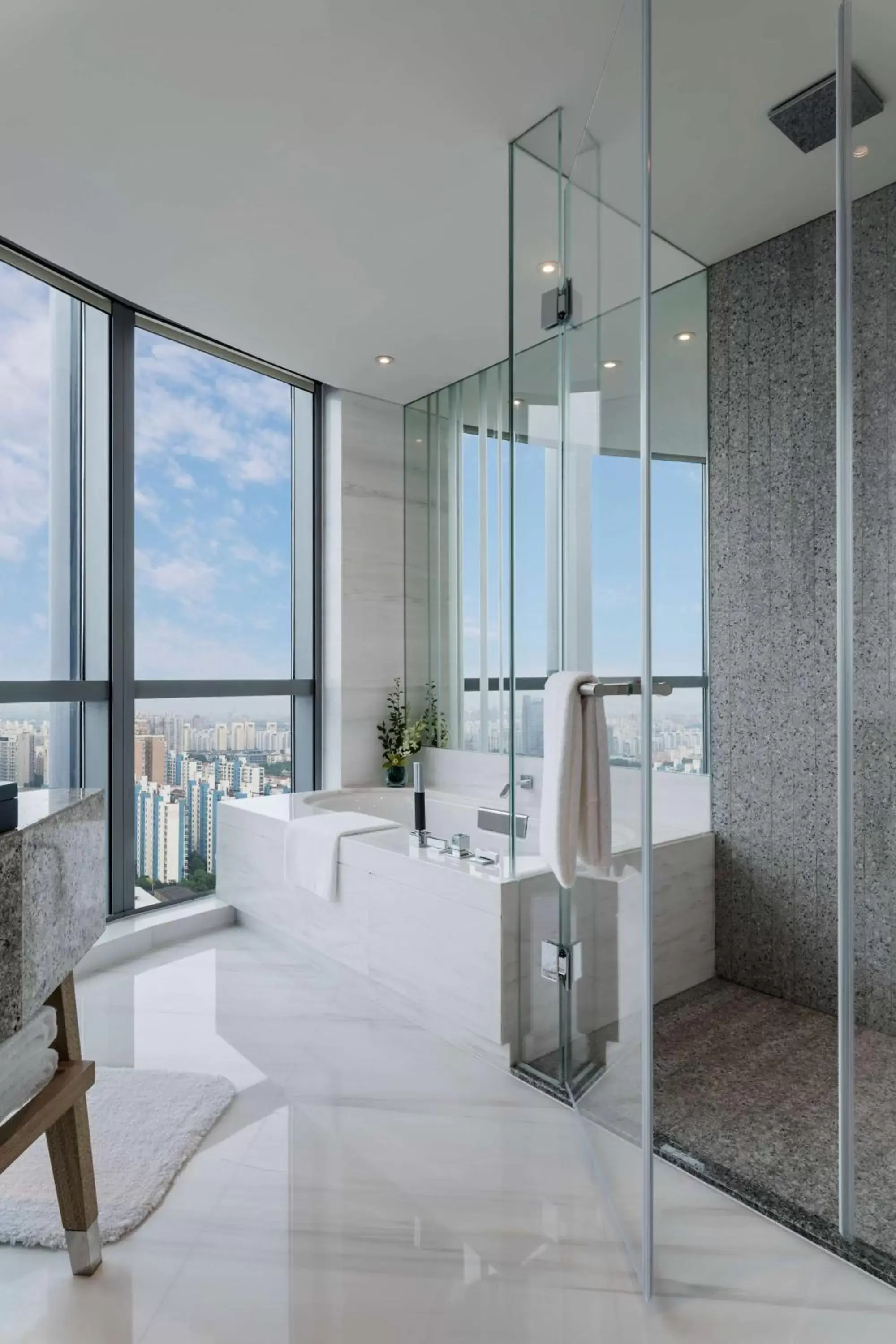 Bathroom in Hyatt Regency Shanghai Wujiaochang Bathroom in Hyatt Regency Shanghai Wujiaochang