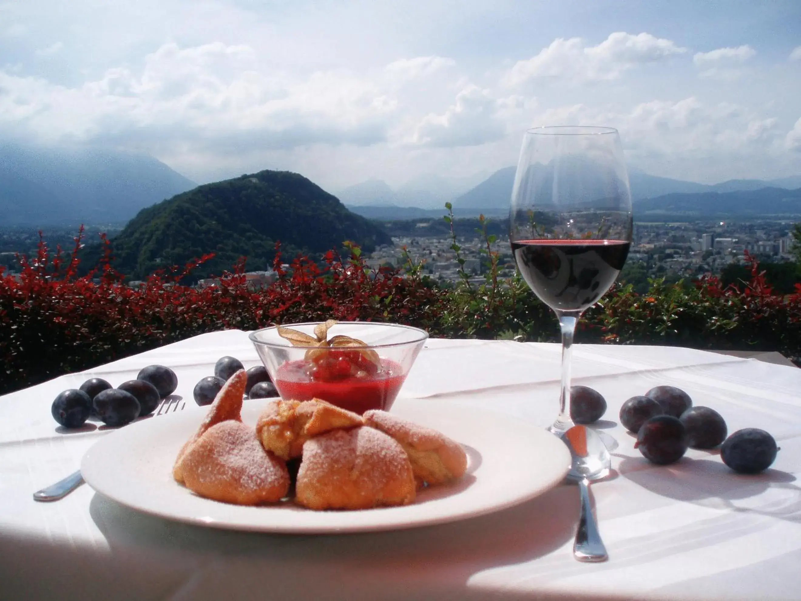 Food and drinks in Hotel Schöne Aussicht