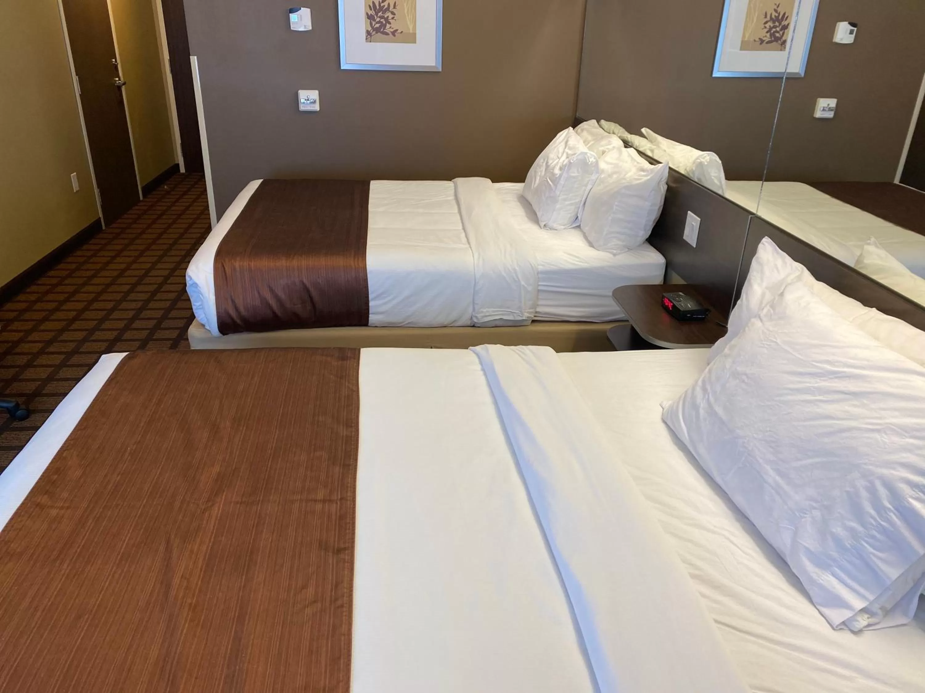 Bedroom, Bed in Microtel Inn & Suites by Wyndham - Timmins