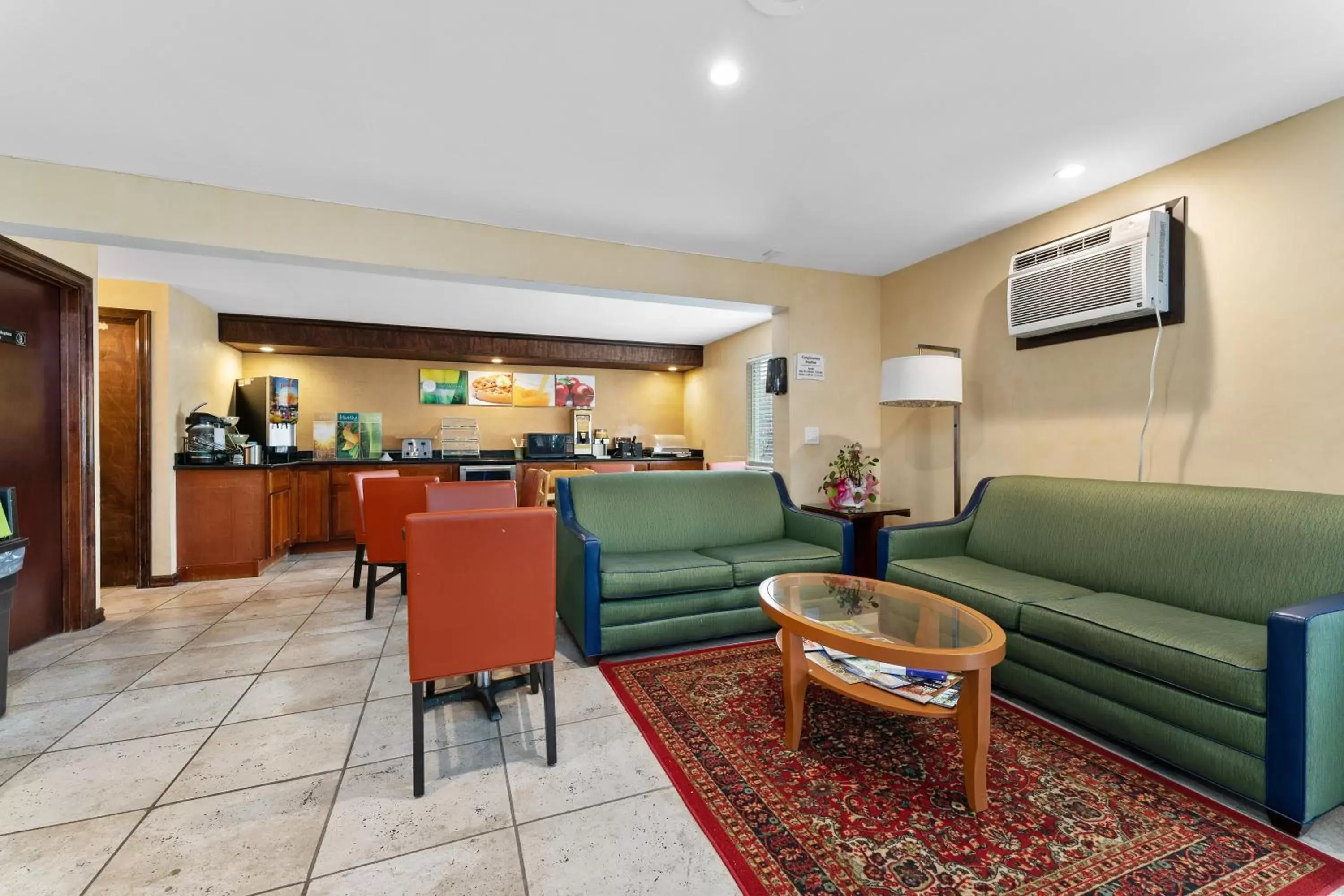 Lobby or reception, Seating Area in Quality Inn Okanogan