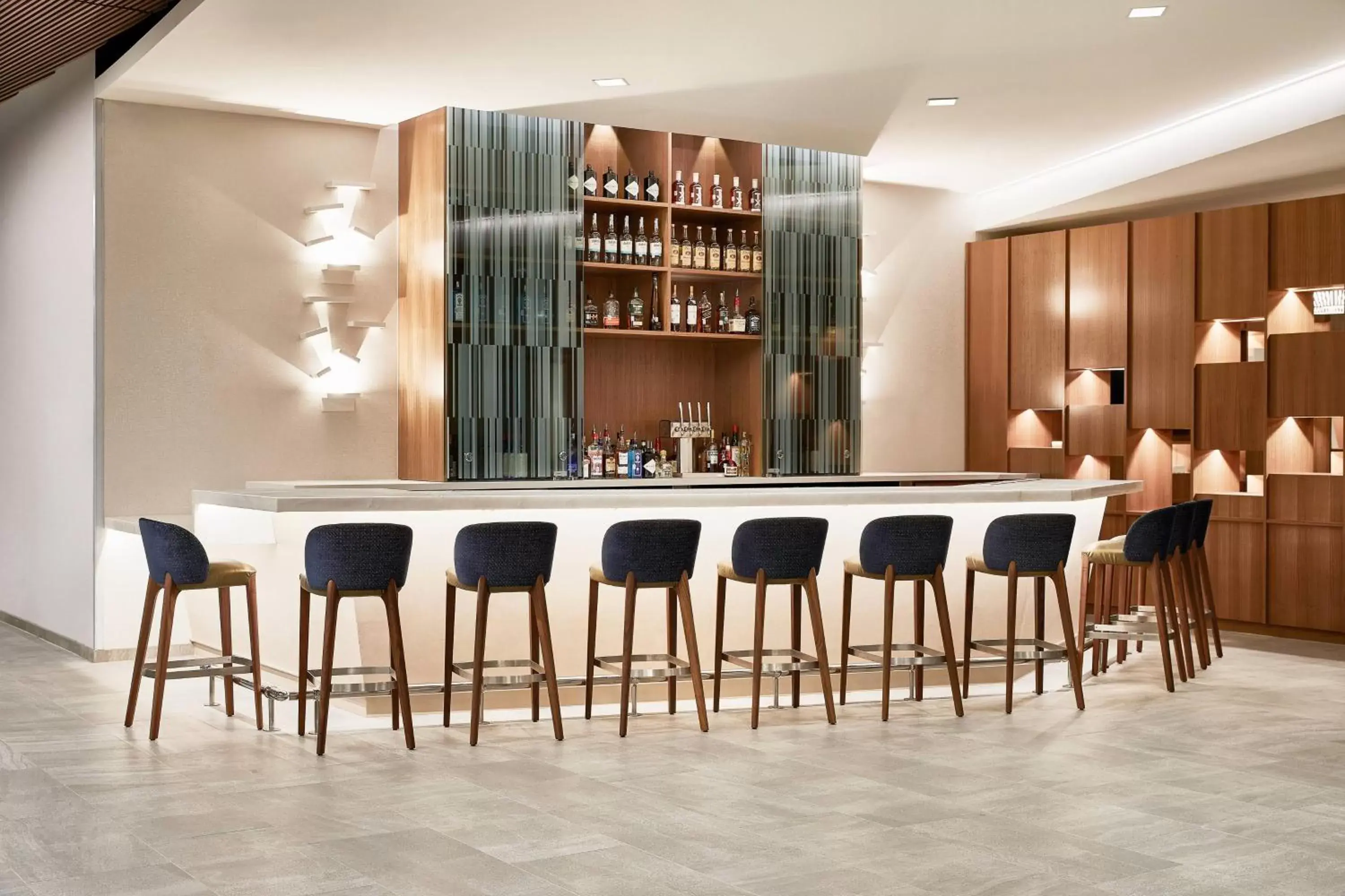 Lounge or bar in AC Hotel By Marriott Dallas By The Galleria