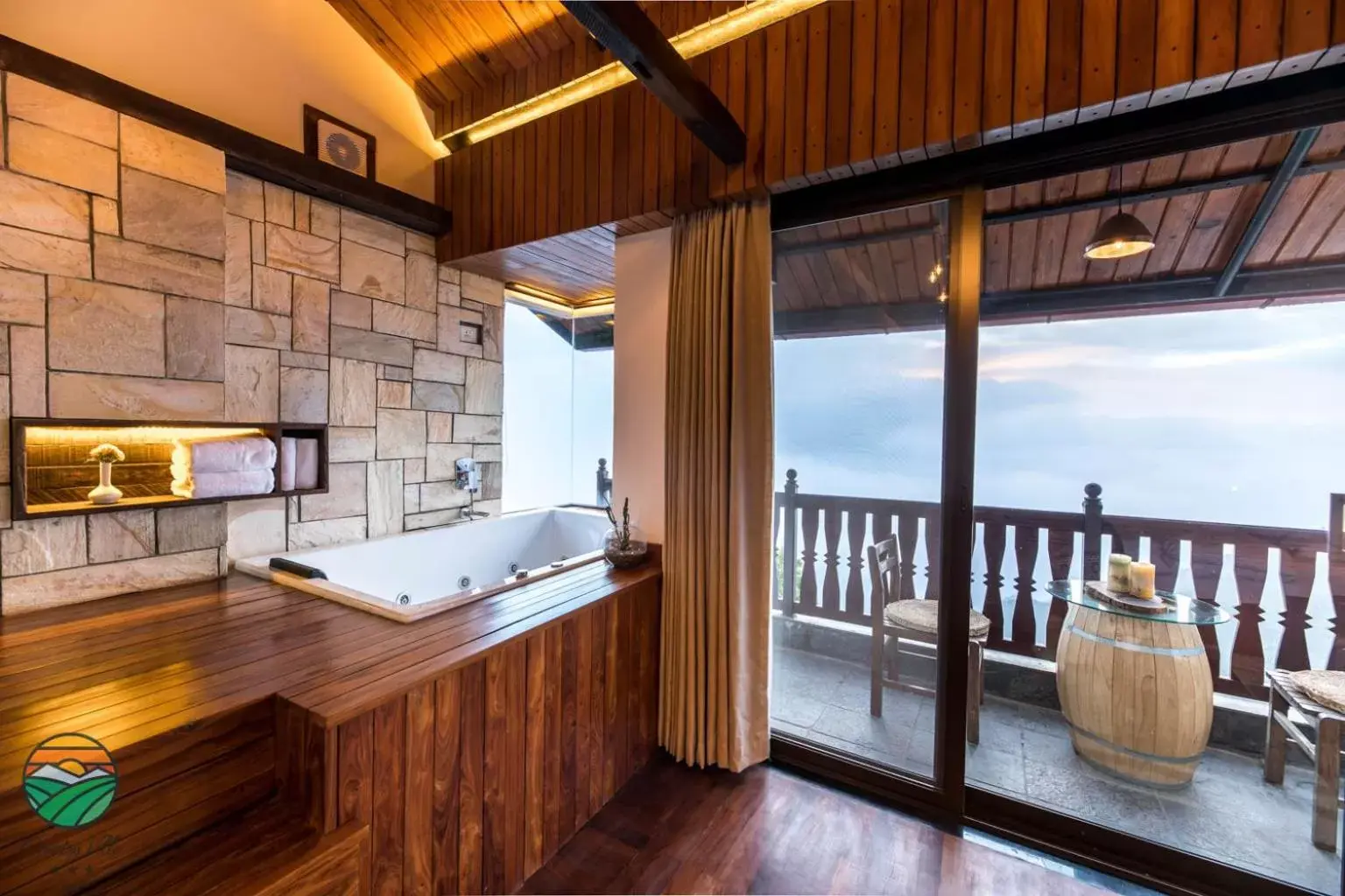 Hot Tub in Hotel Country Villa
