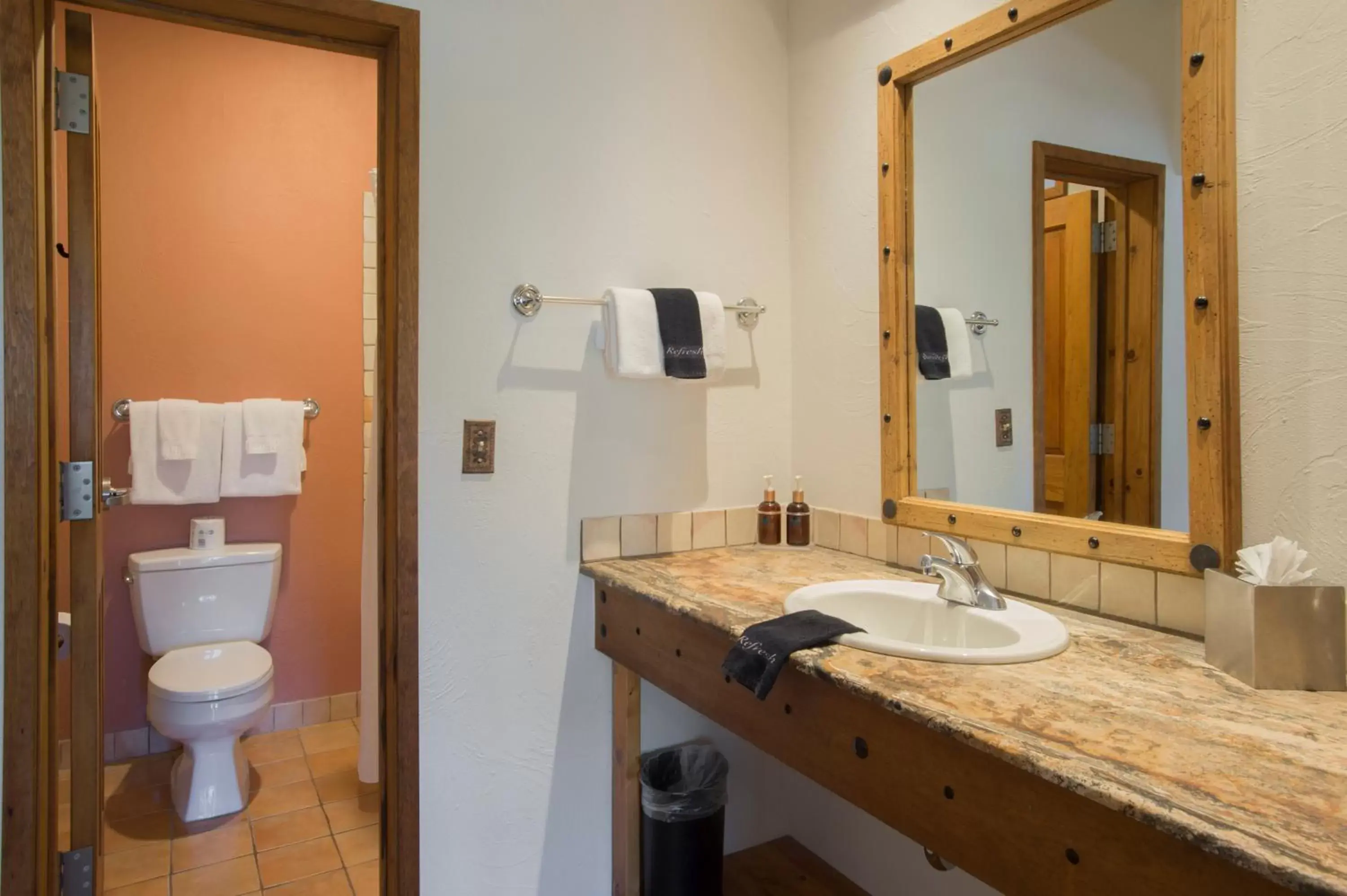 Bathroom in Table Mountain Inn