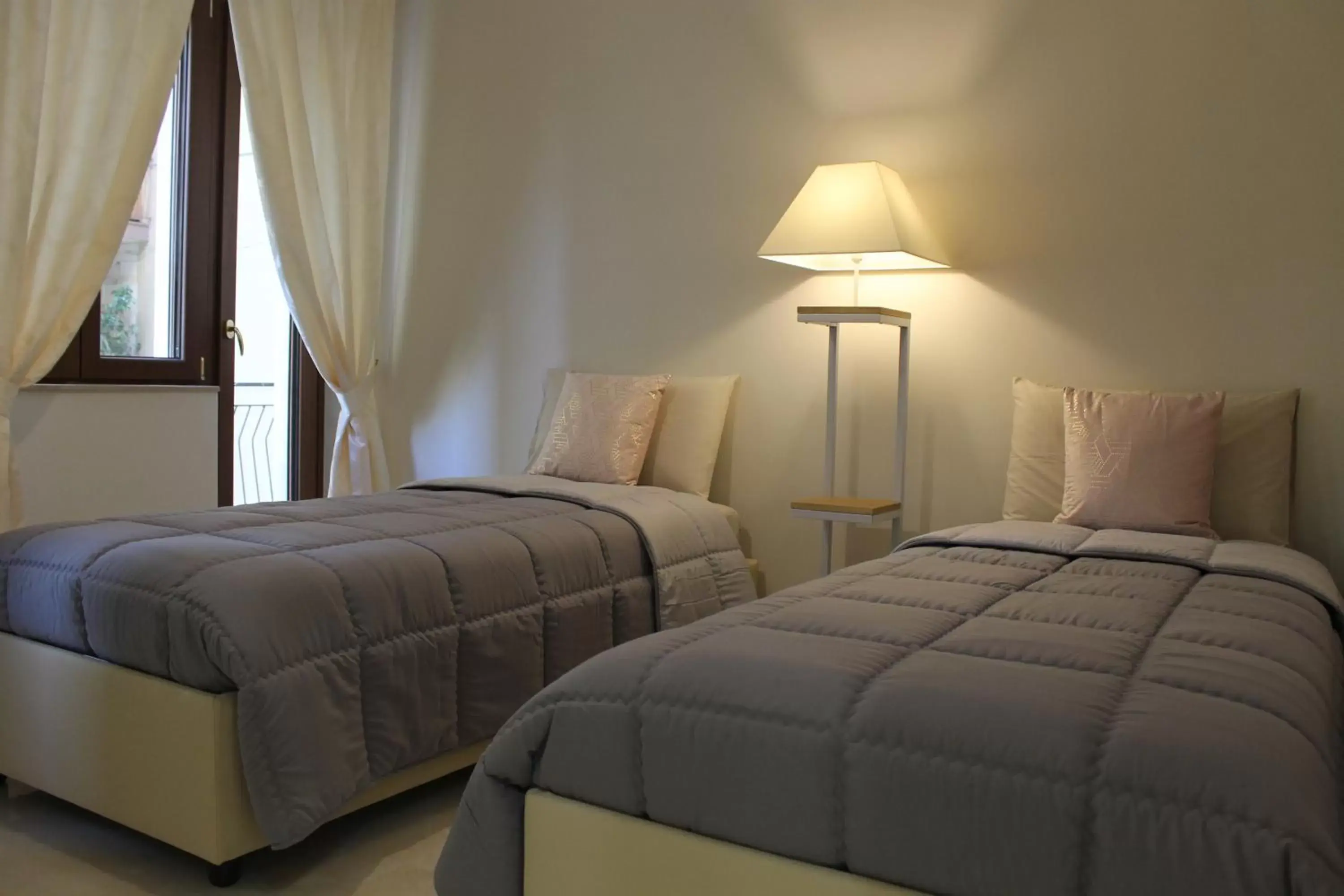 Bedroom, Bed in HomeAway Salerno