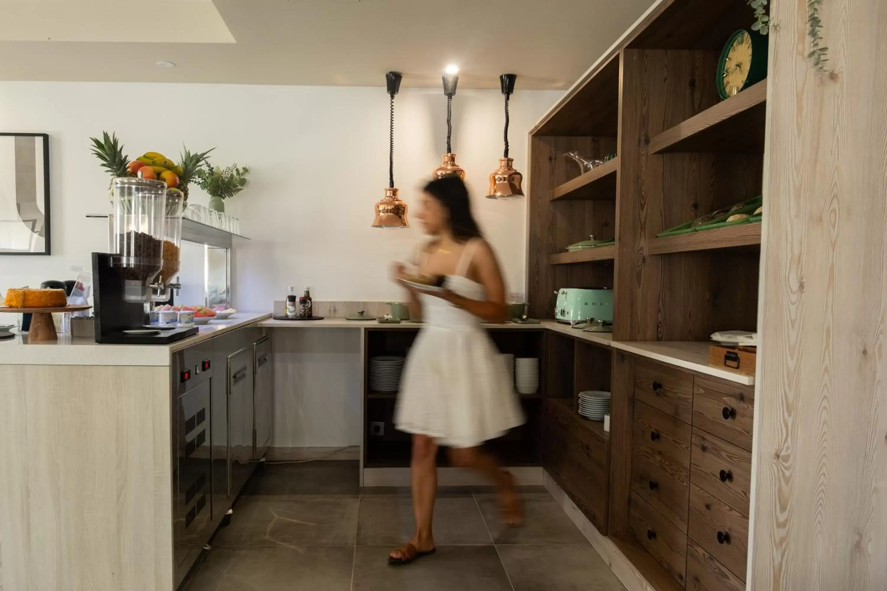 Kitchen/Kitchenette in Ria Formosa Guest House