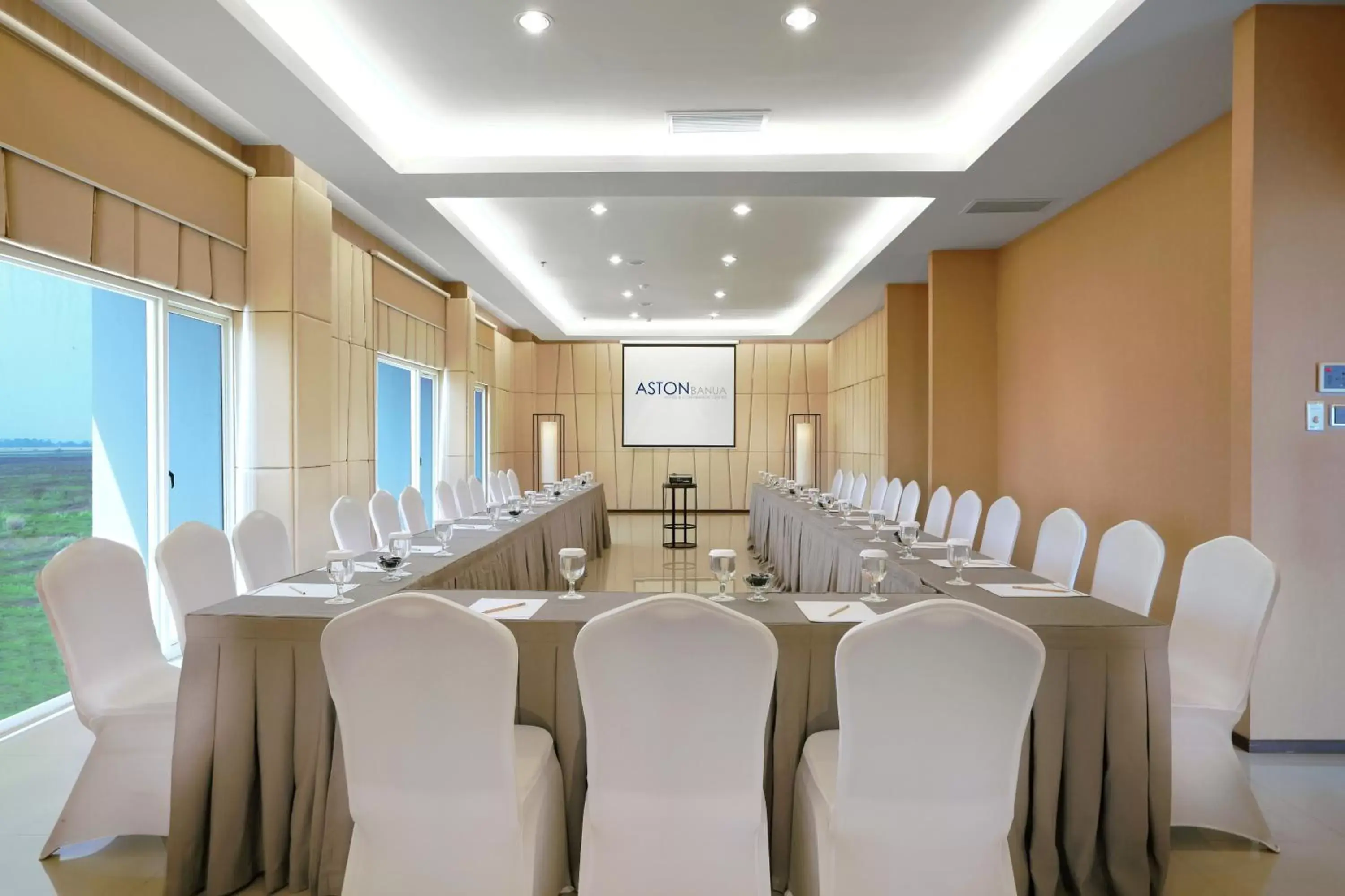 Business facilities in ASTON Banua Banjarmasin Hotel & Convention Center