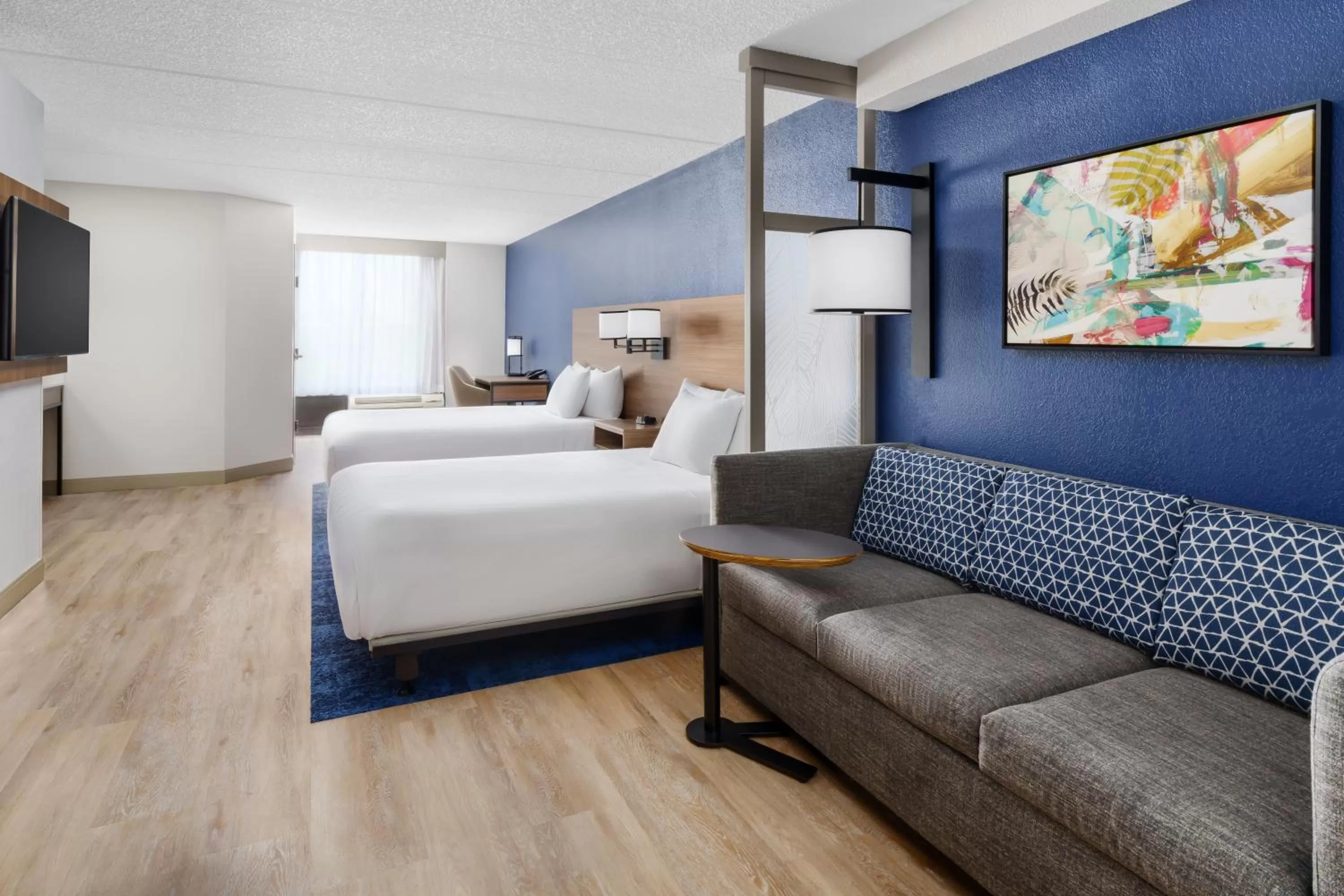 Bed in Hyatt Place across from Universal Orlando Resort