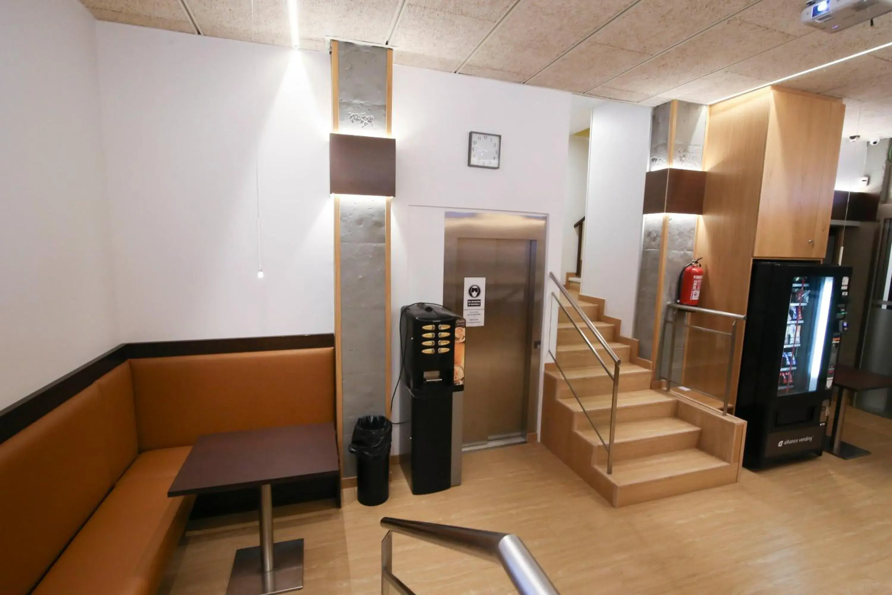 Lobby or reception in Hotel Esplugues Lobby or reception in Hotel Esplugues