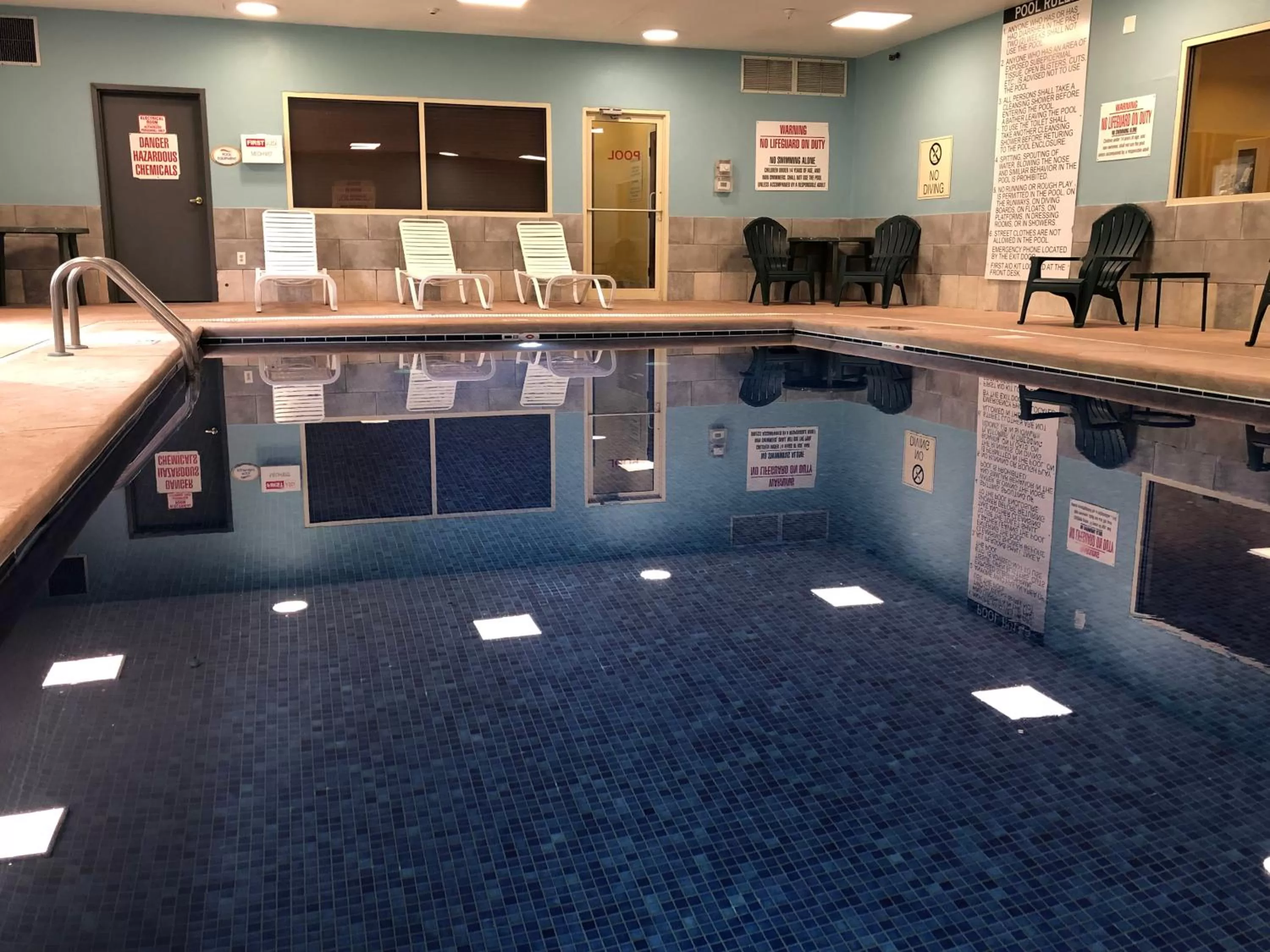 Swimming pool in Baymont by Wyndham Fort Wayne