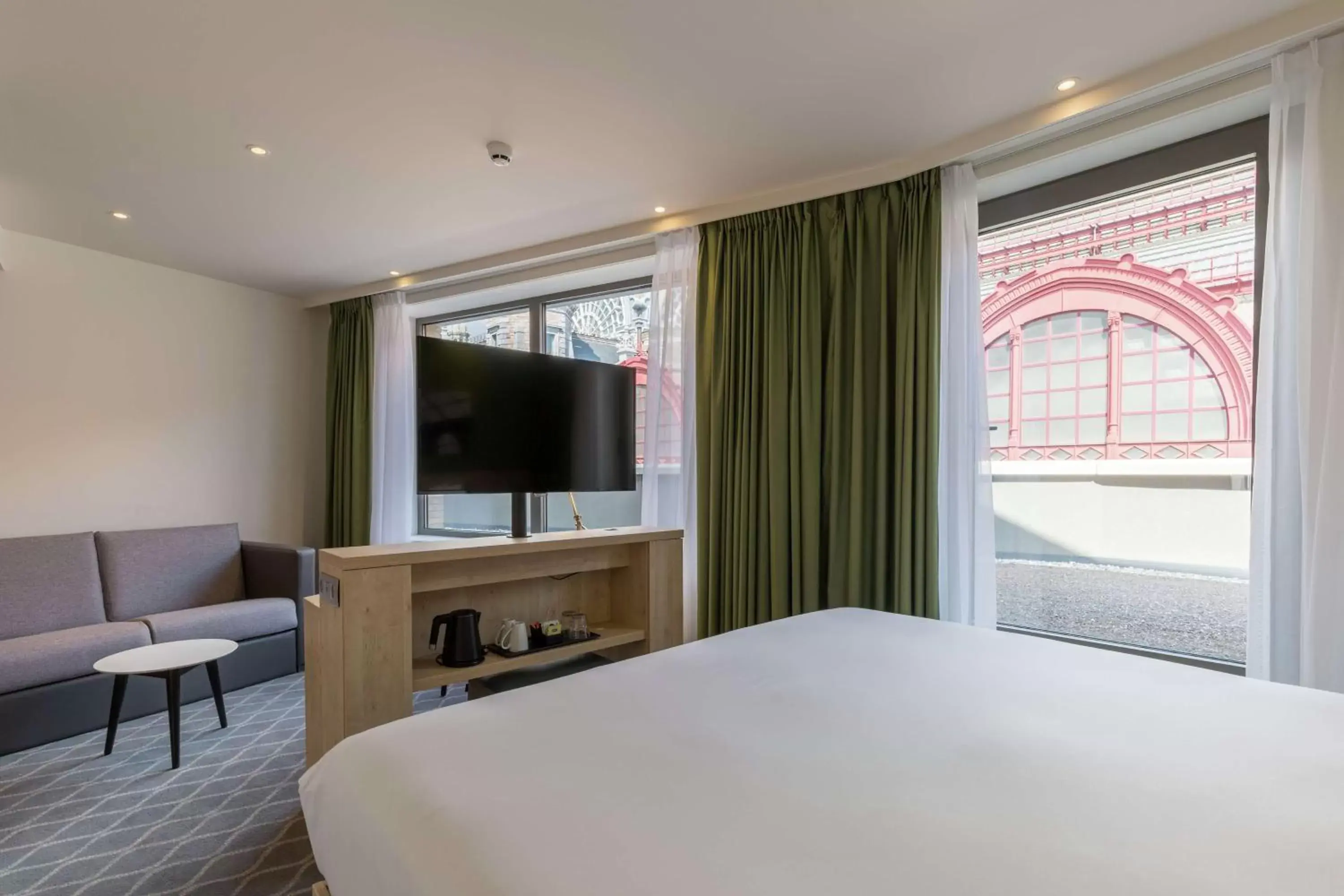 Bedroom, Bed in Hampton By Hilton Antwerp Central Station