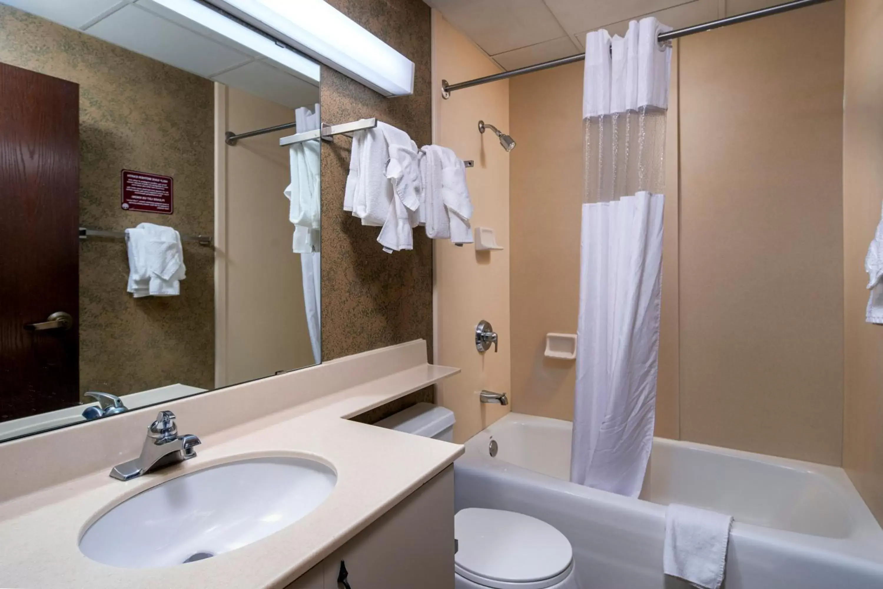 Bathroom in The Suites Hotel at Waterfront Plaza