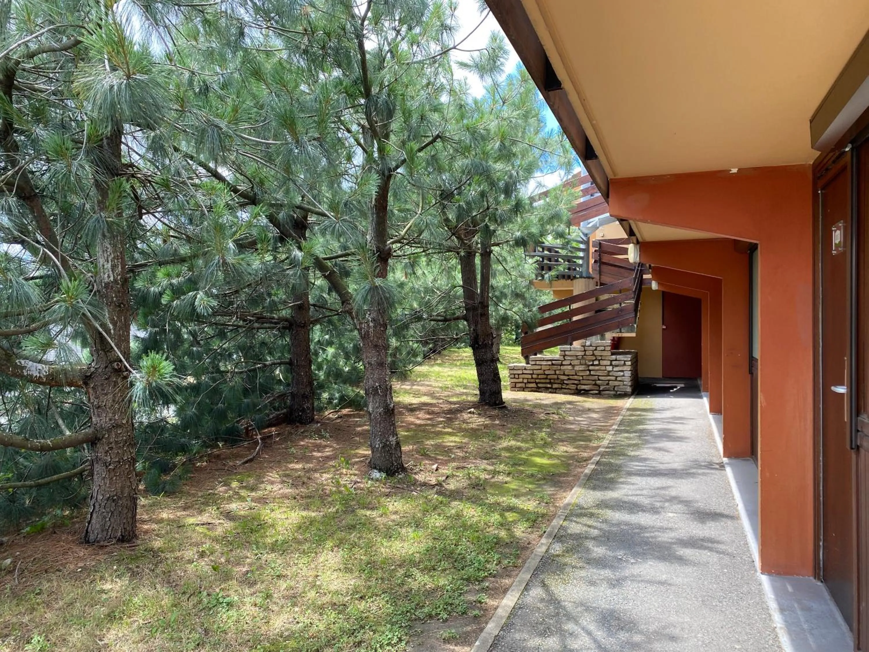 Garden view in Kyriad Direct Roanne Hôtel