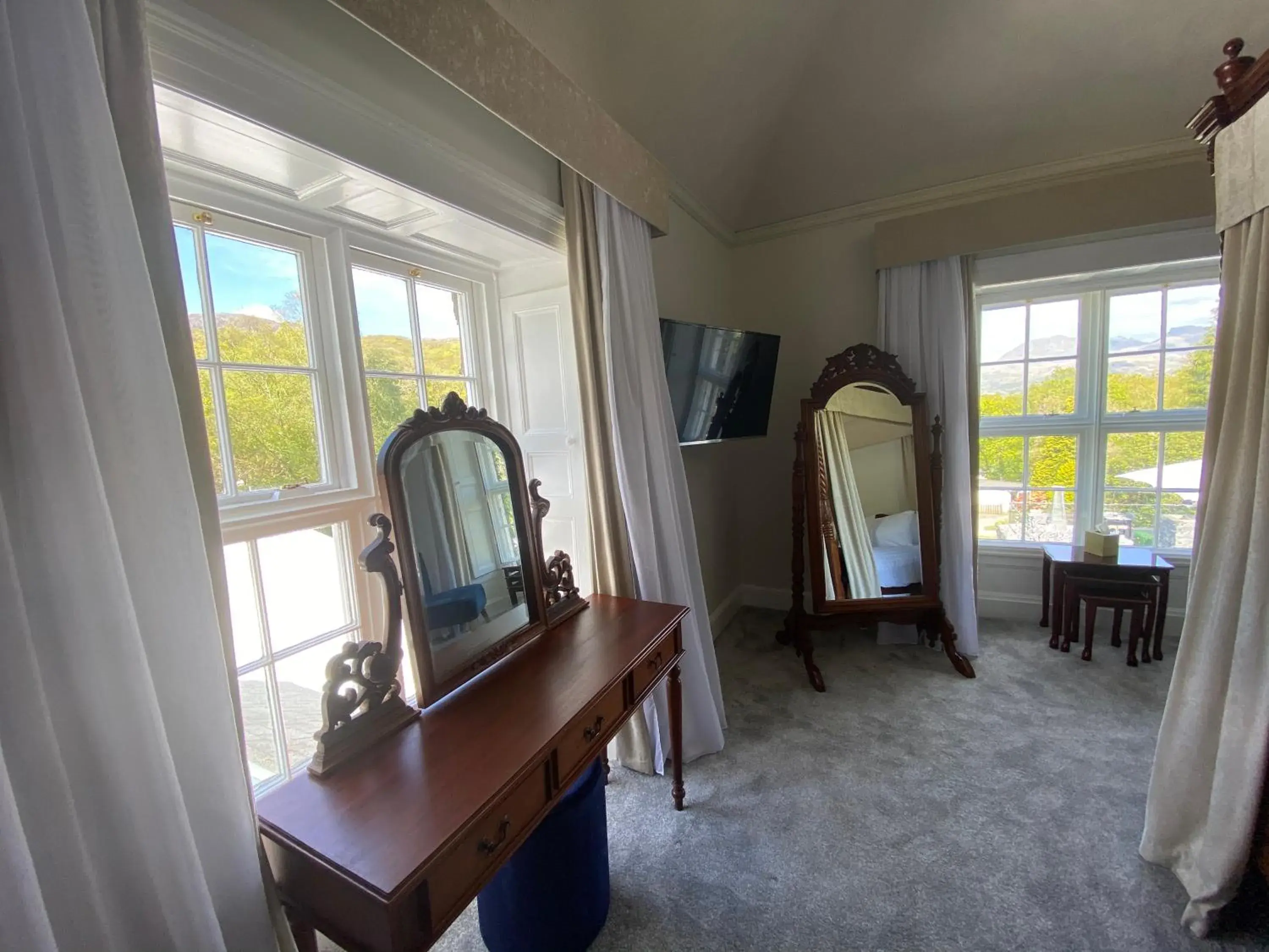 Bedroom in Aberdunant Hall Country Hotel