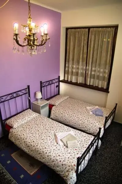 Photo of the whole room, Bed in B&B I Cherubini